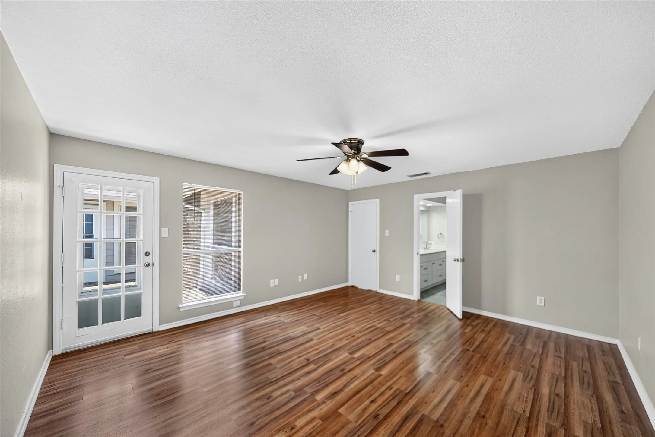 Single Family Residence For Sale in Dallas County , 6026 White Rose Trail, Dallas, Texas 75248, 3 Bedroom, 2 Bathroom, 2 Garage spaces, 2,320 Sqft, built in 1979, Price $600,000, mls#21341524, Real Estate Agent in Dallas, Homes For Sale in Dallas county, Homes For Sale in Dallas, Realtor in Dallas Texas, Real Estate Brokerage Independent Realty Texas, Luminita Cordes Realtor