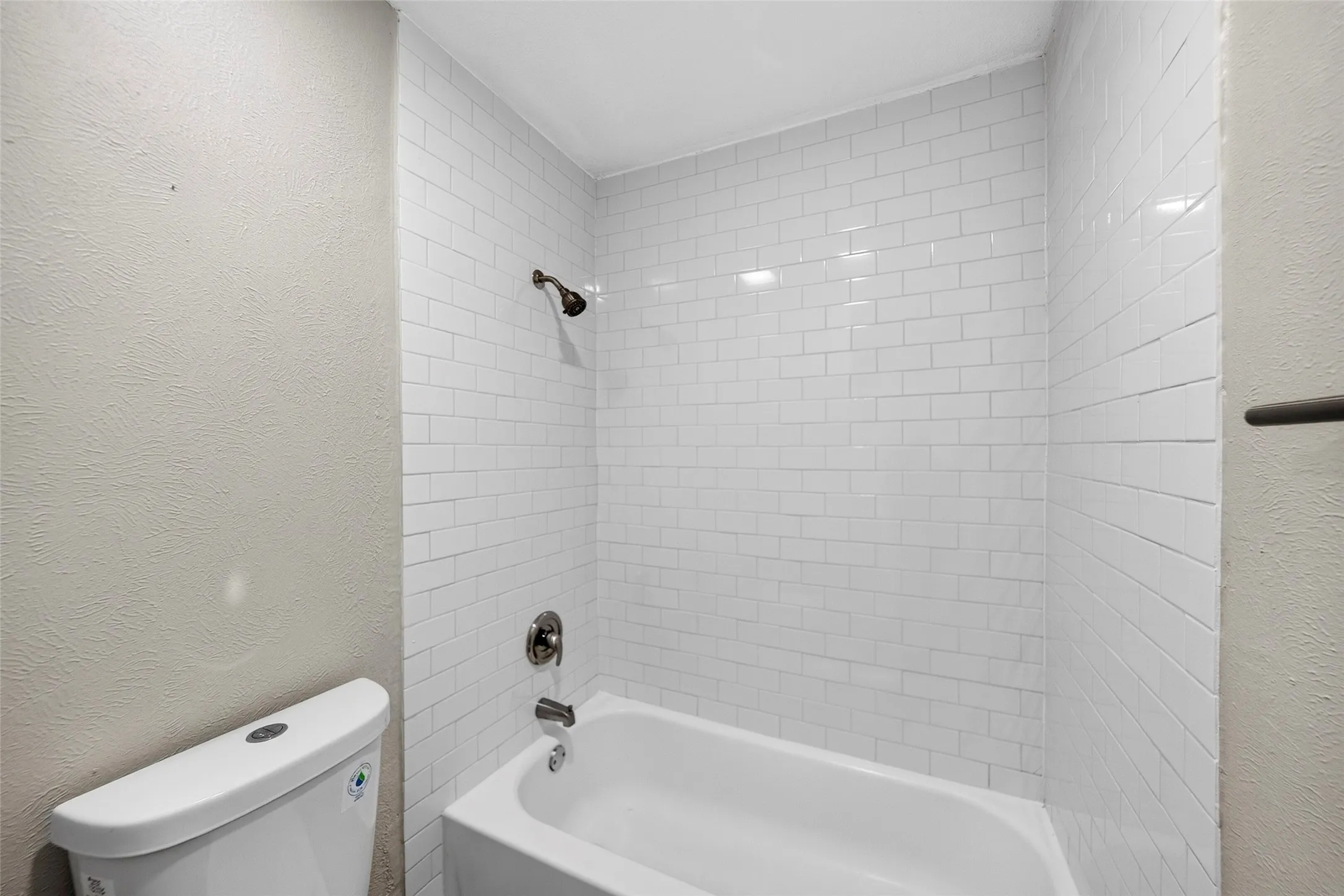 Single Family Residence For Sale in Dallas County , 6026 White Rose Trail, Dallas, Texas 75248, 3 Bedroom, 2 Bathroom, 2 Garage spaces, 2,320 Sqft, built in 1979, Price $600,000, mls#21341524, Real Estate Agent in Dallas, Homes For Sale in Dallas county, Homes For Sale in Dallas, Realtor in Dallas Texas, Real Estate Brokerage Independent Realty Texas, Luminita Cordes Realtor