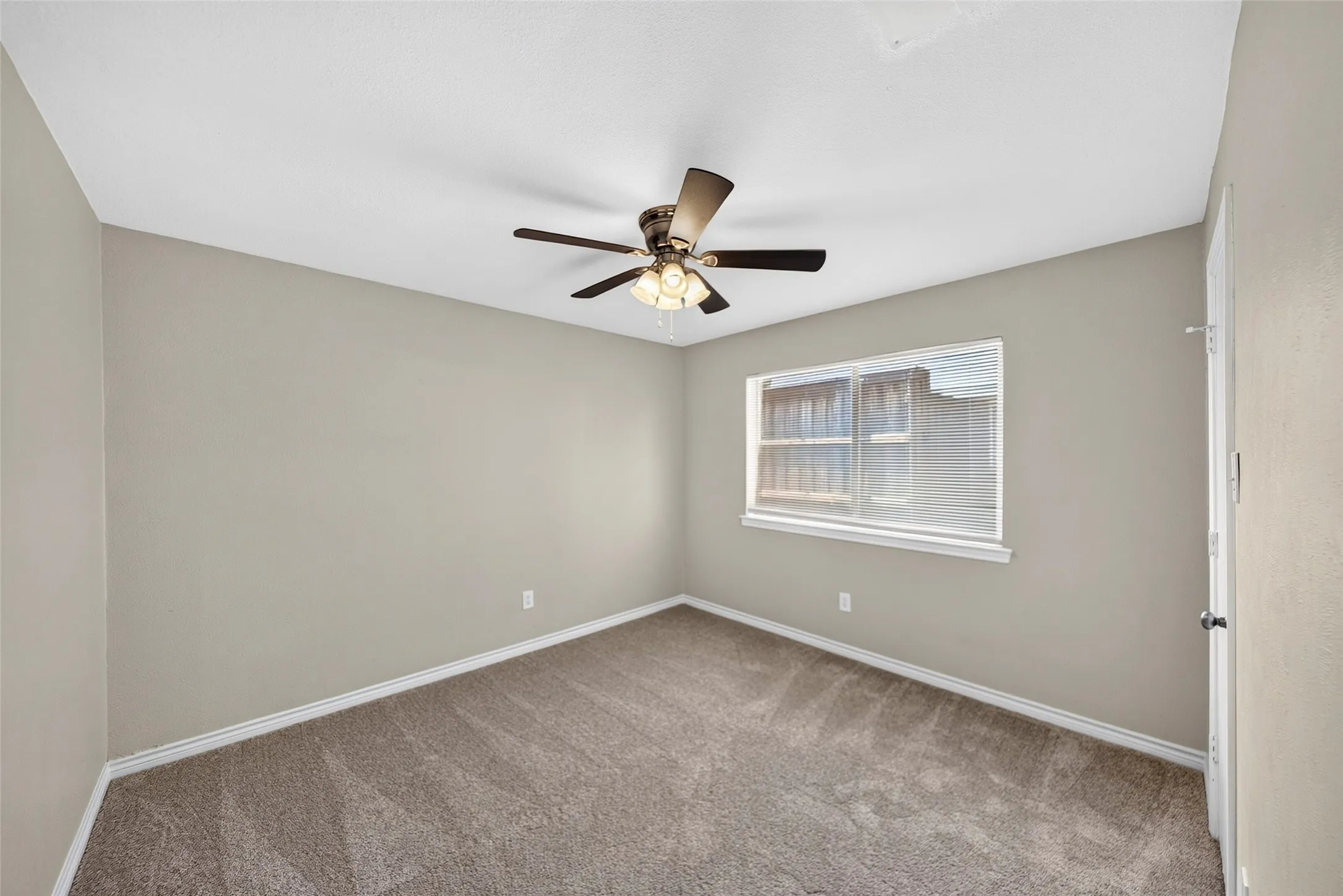 Single Family Residence For Sale in Dallas County , 6026 White Rose Trail, Dallas, Texas 75248, 3 Bedroom, 2 Bathroom, 2 Garage spaces, 2,320 Sqft, built in 1979, Price $600,000, mls#21341524, Real Estate Agent in Dallas, Homes For Sale in Dallas county, Homes For Sale in Dallas, Realtor in Dallas Texas, Real Estate Brokerage Independent Realty Texas, Luminita Cordes Realtor