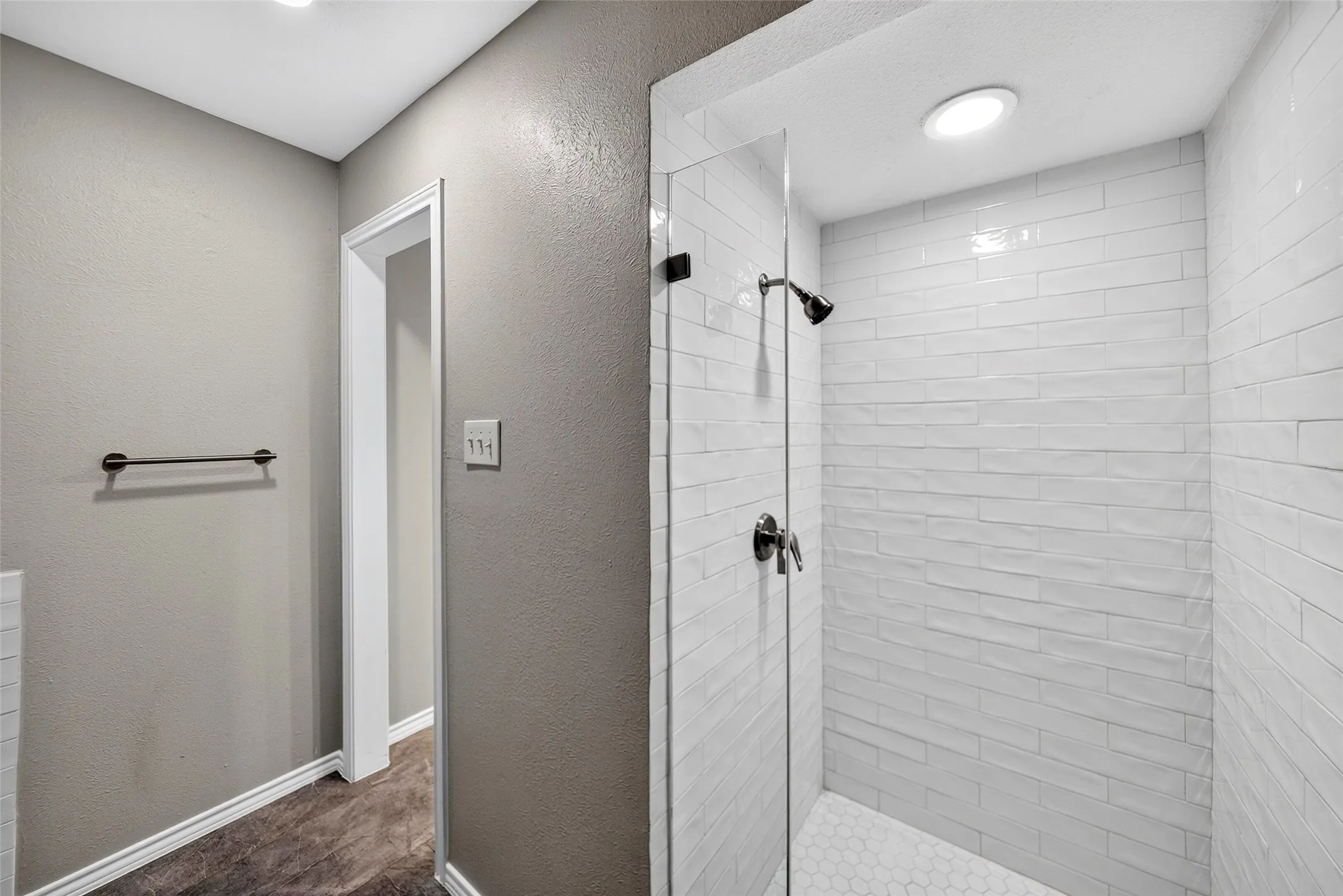 Single Family Residence For Sale in Dallas County , 6026 White Rose Trail, Dallas, Texas 75248, 3 Bedroom, 2 Bathroom, 2 Garage spaces, 2,320 Sqft, built in 1979, Price $600,000, mls#21341524, Real Estate Agent in Dallas, Homes For Sale in Dallas county, Homes For Sale in Dallas, Realtor in Dallas Texas, Real Estate Brokerage Independent Realty Texas, Luminita Cordes Realtor