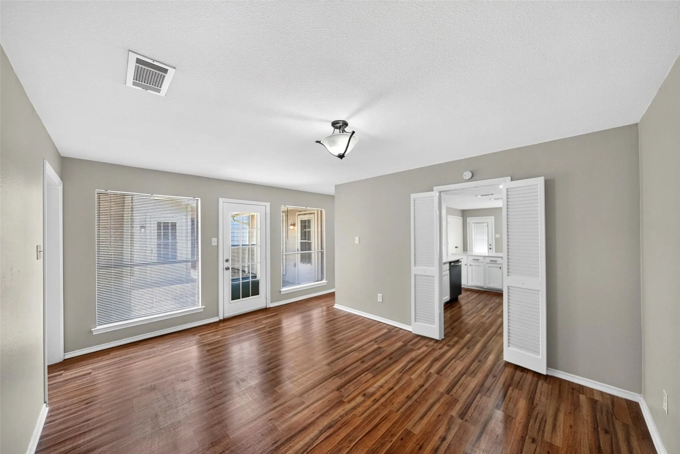 Single Family Residence For Sale in Dallas County , 6026 White Rose Trail, Dallas, Texas 75248, 3 Bedroom, 2 Bathroom, 2 Garage spaces, 2,320 Sqft, built in 1979, Price $600,000, mls#21341524, Real Estate Agent in Dallas, Homes For Sale in Dallas county, Homes For Sale in Dallas, Realtor in Dallas Texas, Real Estate Brokerage Independent Realty Texas, Luminita Cordes Realtor