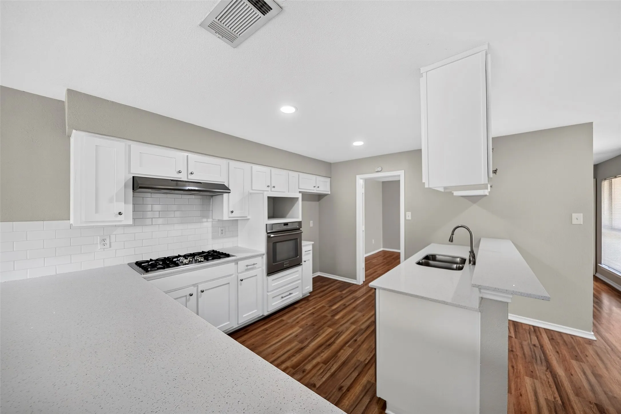 Single Family Residence For Sale in Dallas County , 6026 White Rose Trail, Dallas, Texas 75248, 3 Bedroom, 2 Bathroom, 2 Garage spaces, 2,320 Sqft, built in 1979, Price $600,000, mls#21341524, Real Estate Agent in Dallas, Homes For Sale in Dallas county, Homes For Sale in Dallas, Realtor in Dallas Texas, Real Estate Brokerage Independent Realty Texas, Luminita Cordes Realtor