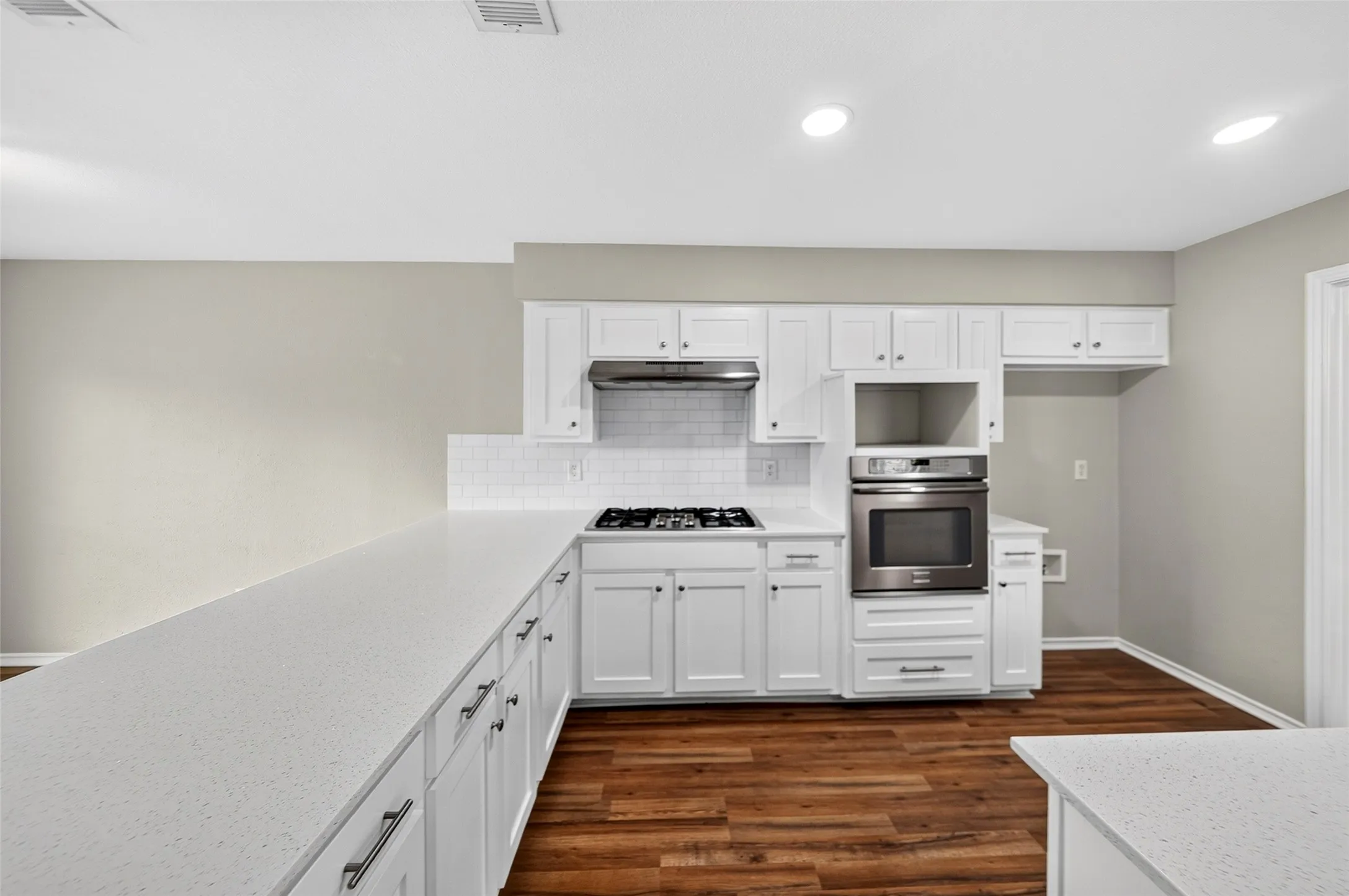 Single Family Residence For Sale in Dallas County , 6026 White Rose Trail, Dallas, Texas 75248, 3 Bedroom, 2 Bathroom, 2 Garage spaces, 2,320 Sqft, built in 1979, Price $600,000, mls#21341524, Real Estate Agent in Dallas, Homes For Sale in Dallas county, Homes For Sale in Dallas, Realtor in Dallas Texas, Real Estate Brokerage Independent Realty Texas, Luminita Cordes Realtor