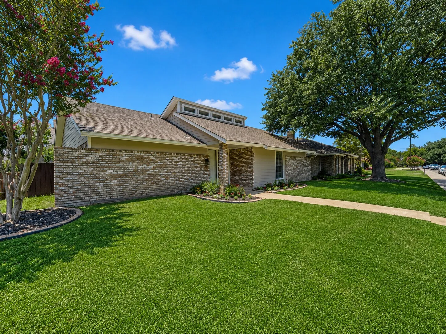Single Family Residence For Sale in Dallas County , 6026 White Rose Trail, Dallas, Texas 75248, 3 Bedroom, 2 Bathroom, 2 Garage spaces, 2,320 Sqft, built in 1979, Price $600,000, mls#21341524, Real Estate Agent in Dallas, Homes For Sale in Dallas county, Homes For Sale in Dallas, Realtor in Dallas Texas, Real Estate Brokerage Independent Realty Texas, Luminita Cordes Realtor