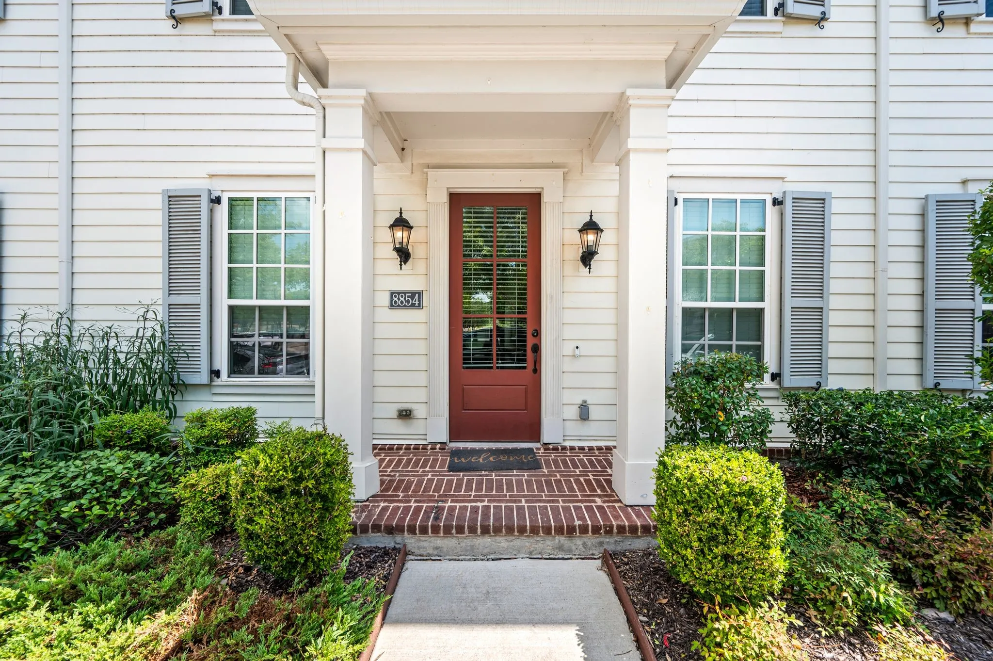 Townhouse For Sale in Tarrant County , 8854 Ice House Drive, North Richland Hills, Texas 76180, 2 Bedroom, 3 Bathroom, 2 Garage spaces, 2,030 Sqft, built in 2019, mls#21341462, Real Estate Agent in North Richland Hills, Homes For Sale in Tarrant county, Homes For Sale in North Richland Hills, Realtor in North Richland Hills Texas, Real Estate Brokerage Independent Realty Texas, Luminita Cordes Realtor