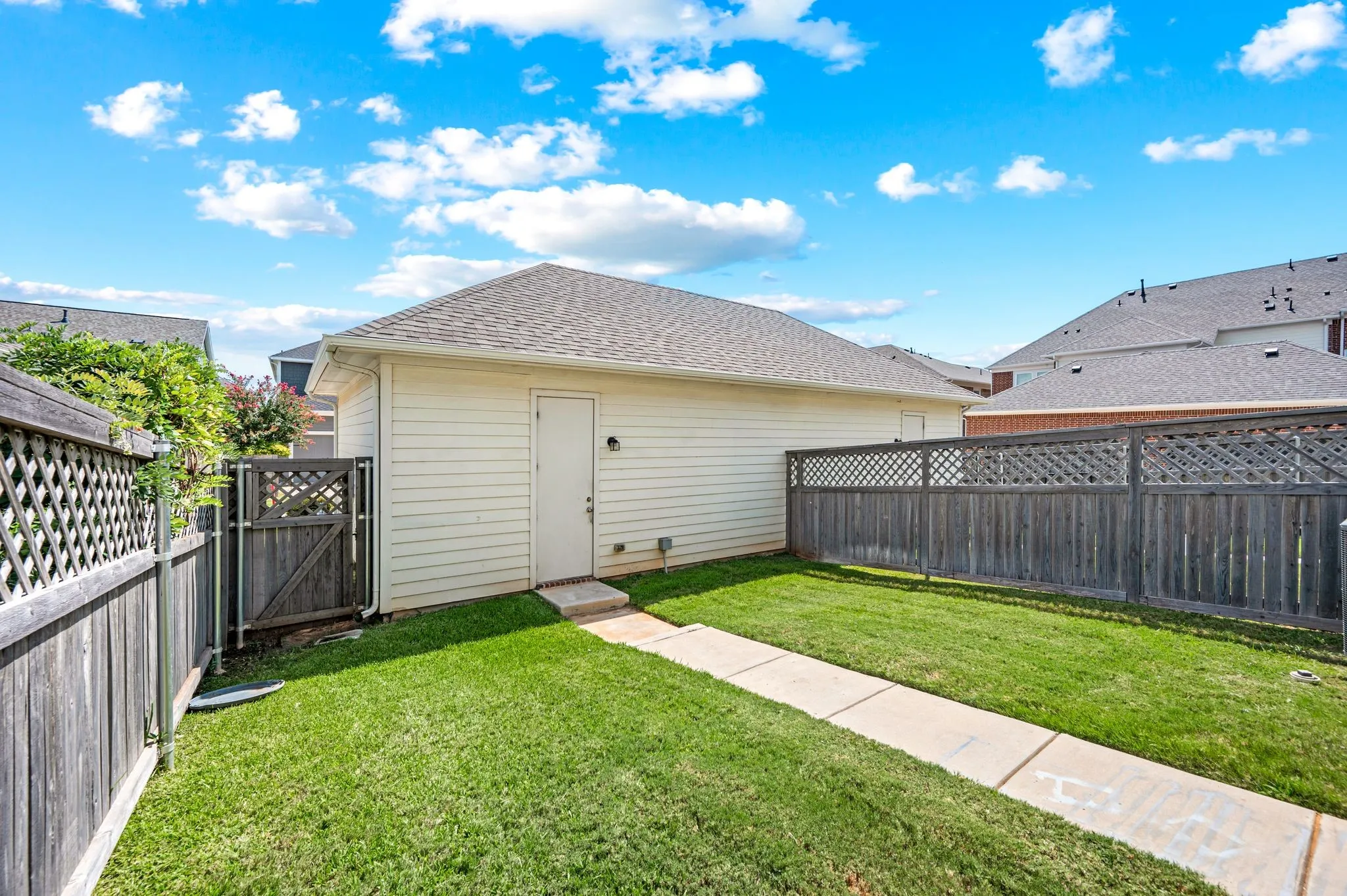 detached garage