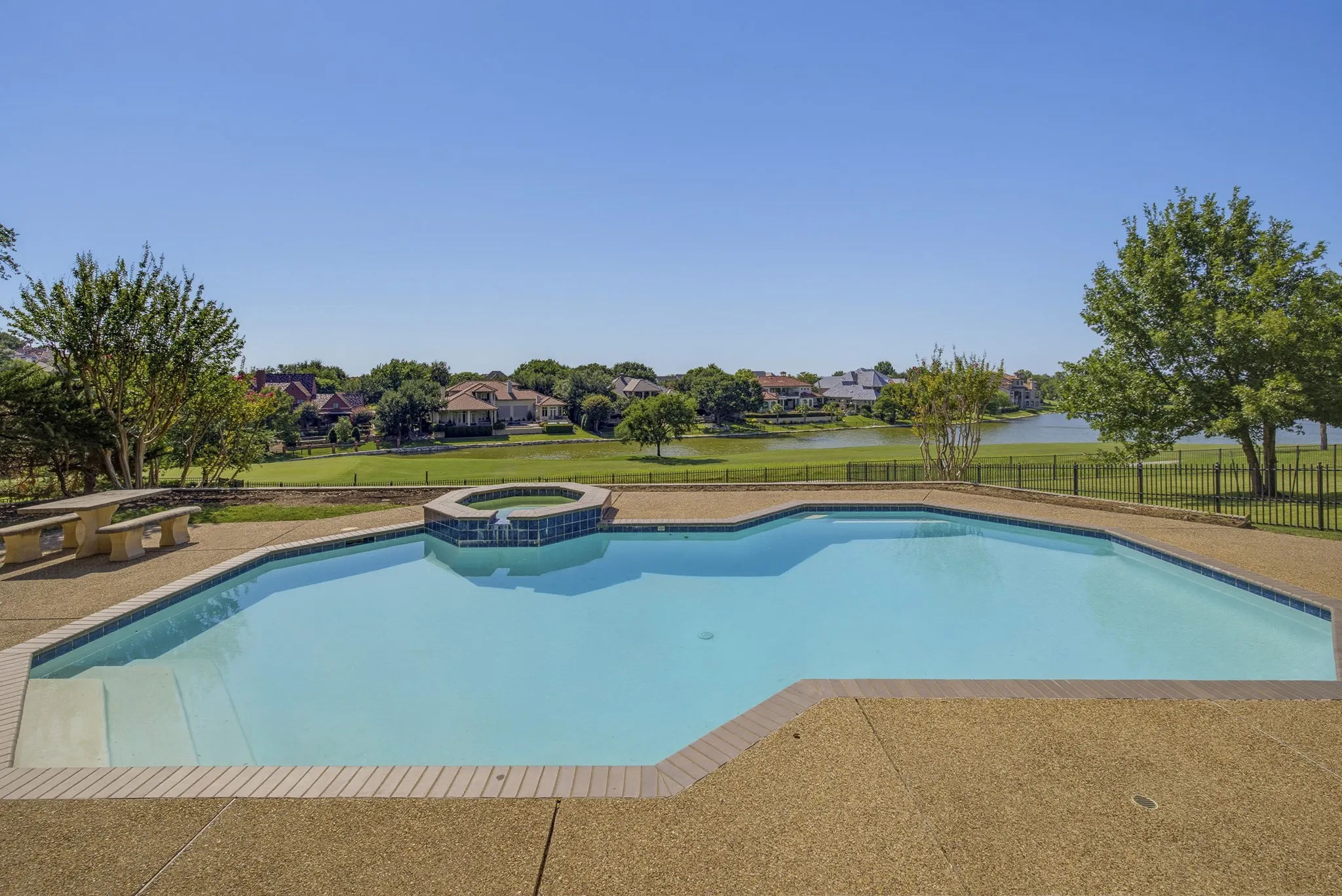 Single Family Residence For Sale in Tarrant County , 5916 Forest Highlands Drive, Fort Worth, Texas 76132, 4 Bedroom, 5 Bathroom, 3 Garage spaces, 6,166 Sqft, built in 1993, mls#21330674, Real Estate Agent in Fort Worth, Homes For Sale in Tarrant county, Homes For Sale in Fort Worth, Realtor in Fort Worth Texas, Real Estate Brokerage Independent Realty Texas, Luminita Cordes Realtor