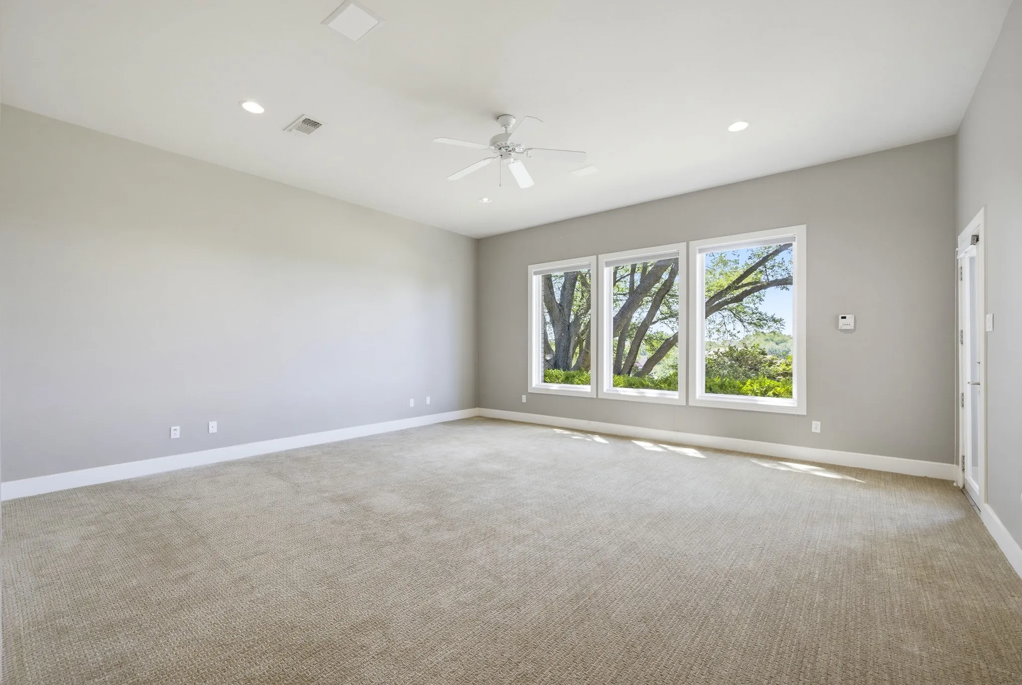 Single Family Residence For Sale in Tarrant County , 5916 Forest Highlands Drive, Fort Worth, Texas 76132, 4 Bedroom, 5 Bathroom, 3 Garage spaces, 6,166 Sqft, built in 1993, mls#21330674, Real Estate Agent in Fort Worth, Homes For Sale in Tarrant county, Homes For Sale in Fort Worth, Realtor in Fort Worth Texas, Real Estate Brokerage Independent Realty Texas, Luminita Cordes Realtor