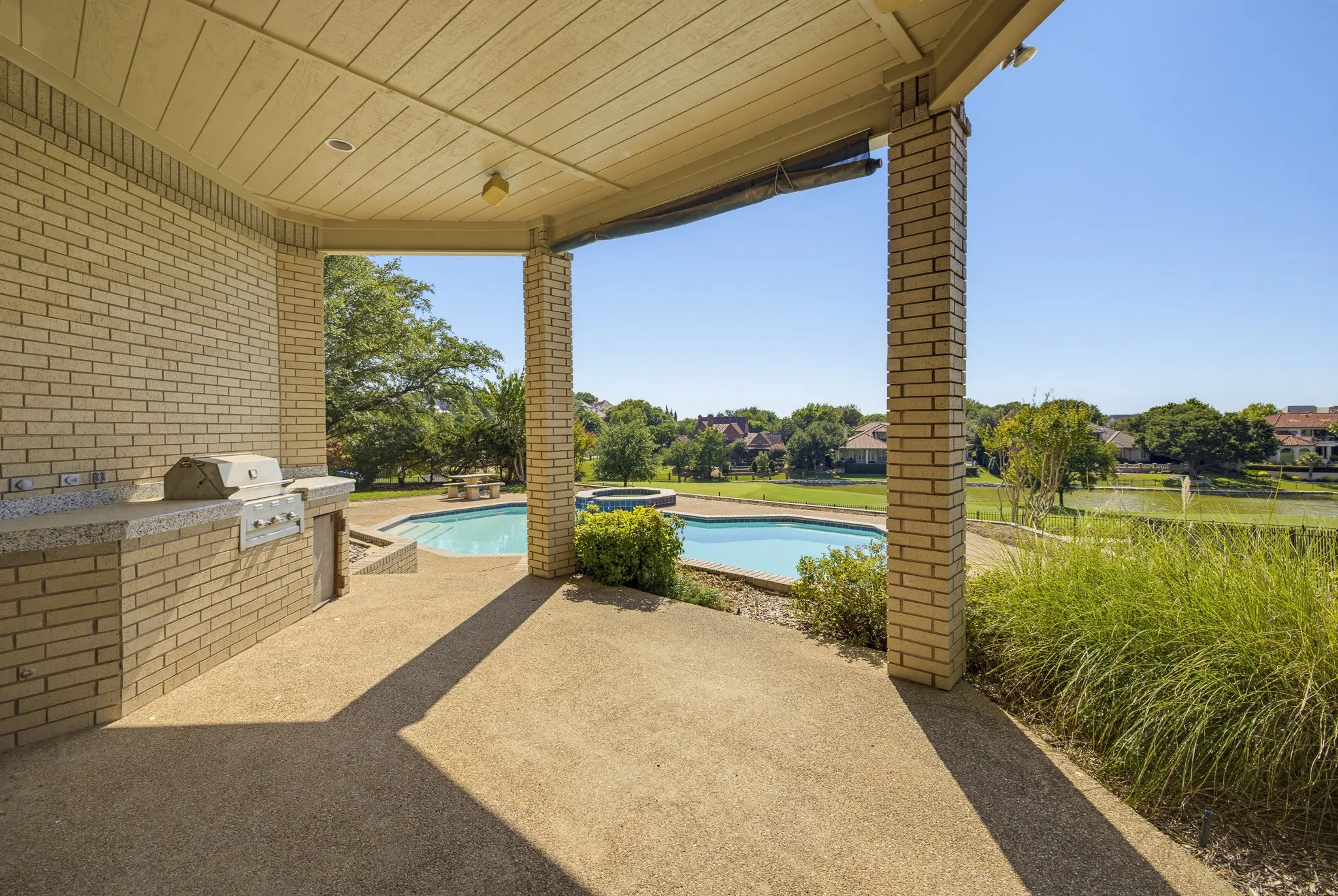 Single Family Residence For Sale in Tarrant County , 5916 Forest Highlands Drive, Fort Worth, Texas 76132, 4 Bedroom, 5 Bathroom, 3 Garage spaces, 6,166 Sqft, built in 1993, mls#21330674, Real Estate Agent in Fort Worth, Homes For Sale in Tarrant county, Homes For Sale in Fort Worth, Realtor in Fort Worth Texas, Real Estate Brokerage Independent Realty Texas, Luminita Cordes Realtor