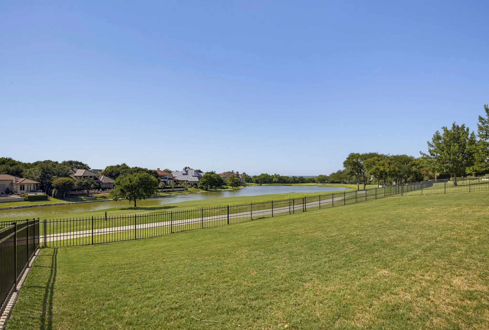 Single Family Residence For Sale in Tarrant County , 5916 Forest Highlands Drive, Fort Worth, Texas 76132, 4 Bedroom, 5 Bathroom, 3 Garage spaces, 6,166 Sqft, built in 1993, mls#21330674, Real Estate Agent in Fort Worth, Homes For Sale in Tarrant county, Homes For Sale in Fort Worth, Realtor in Fort Worth Texas, Real Estate Brokerage Independent Realty Texas, Luminita Cordes Realtor