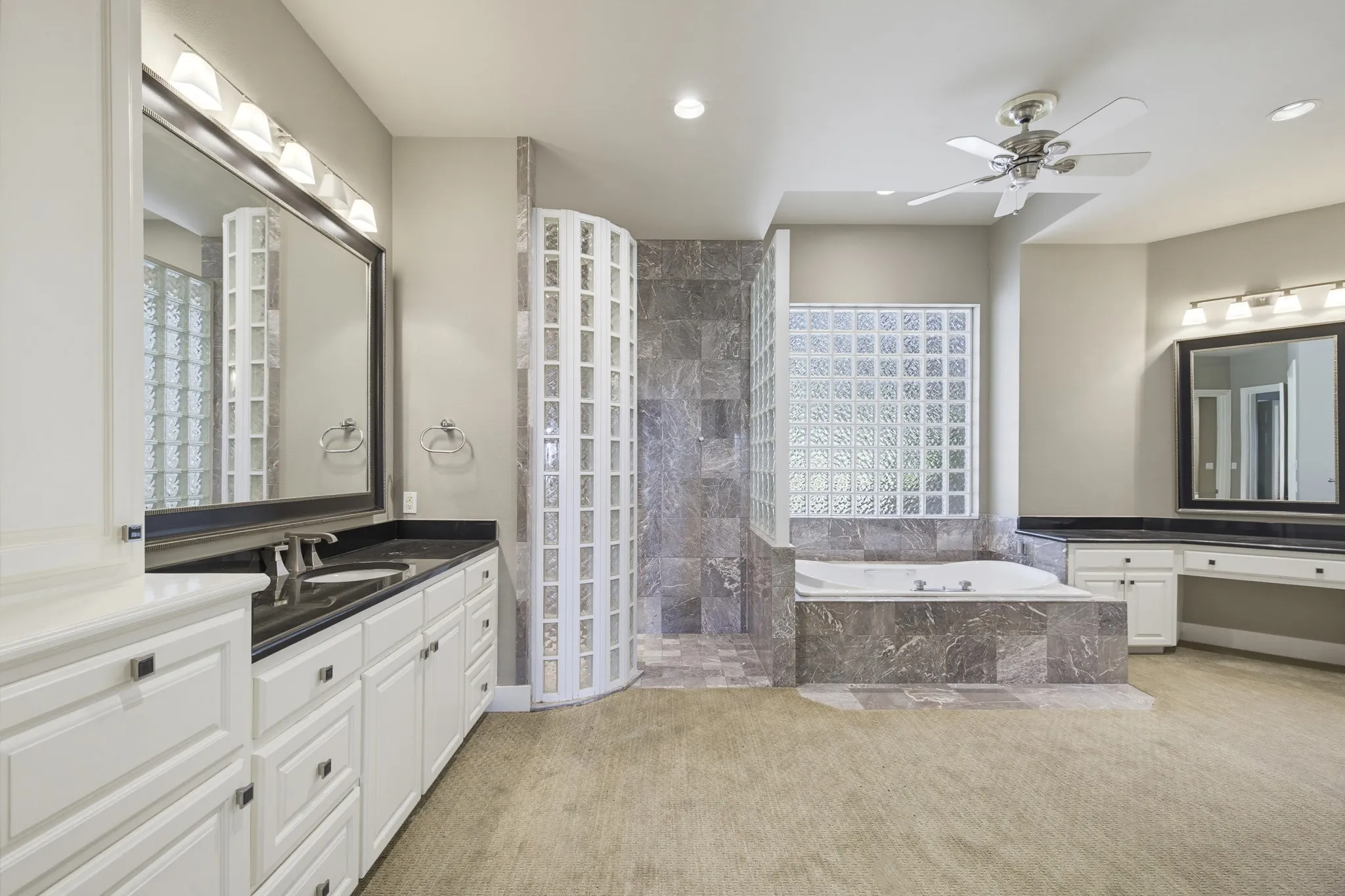 Single Family Residence For Sale in Tarrant County , 5916 Forest Highlands Drive, Fort Worth, Texas 76132, 4 Bedroom, 5 Bathroom, 3 Garage spaces, 6,166 Sqft, built in 1993, mls#21330674, Real Estate Agent in Fort Worth, Homes For Sale in Tarrant county, Homes For Sale in Fort Worth, Realtor in Fort Worth Texas, Real Estate Brokerage Independent Realty Texas, Luminita Cordes Realtor