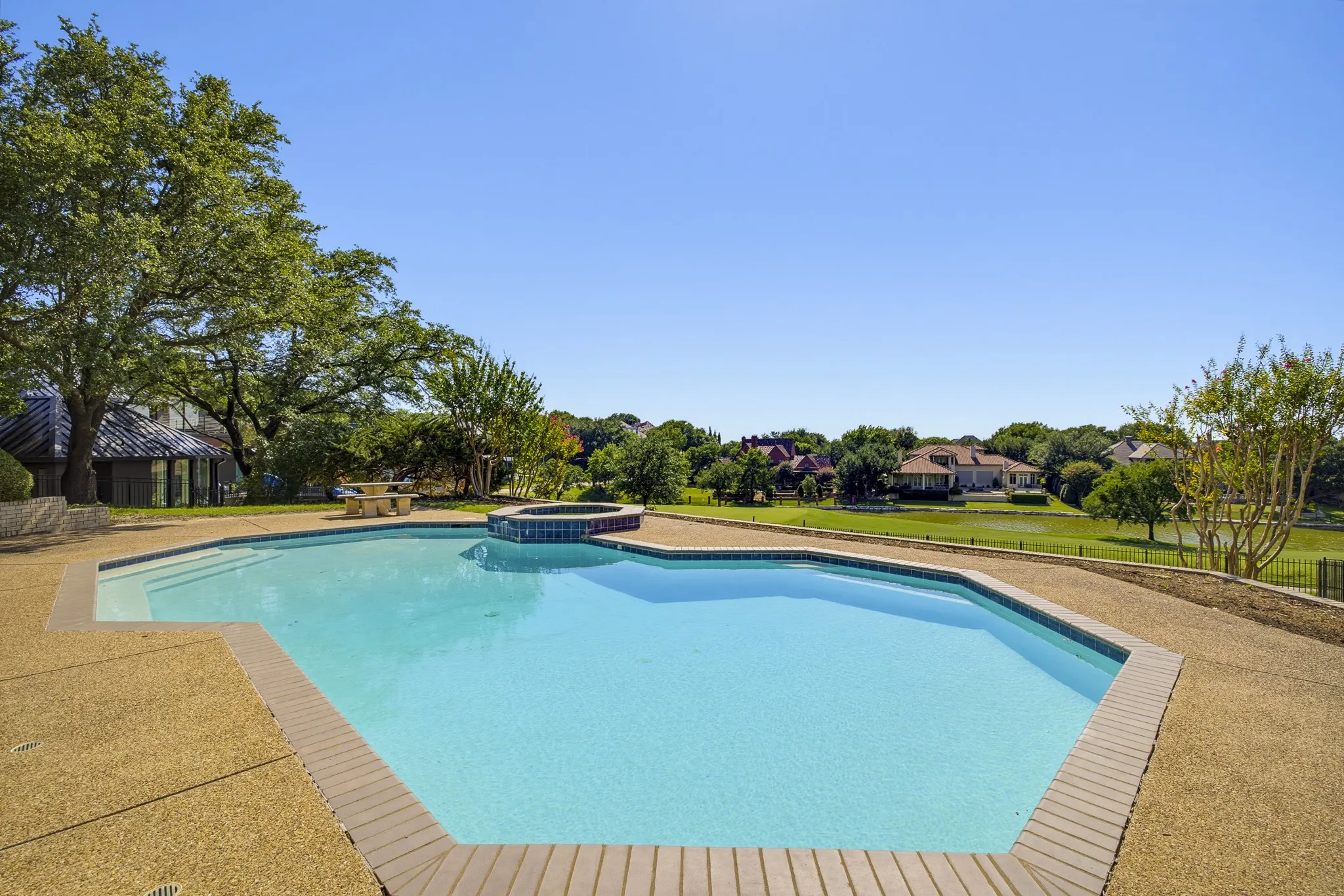 Single Family Residence For Sale in Tarrant County , 5916 Forest Highlands Drive, Fort Worth, Texas 76132, 4 Bedroom, 5 Bathroom, 3 Garage spaces, 6,166 Sqft, built in 1993, mls#21330674, Real Estate Agent in Fort Worth, Homes For Sale in Tarrant county, Homes For Sale in Fort Worth, Realtor in Fort Worth Texas, Real Estate Brokerage Independent Realty Texas, Luminita Cordes Realtor