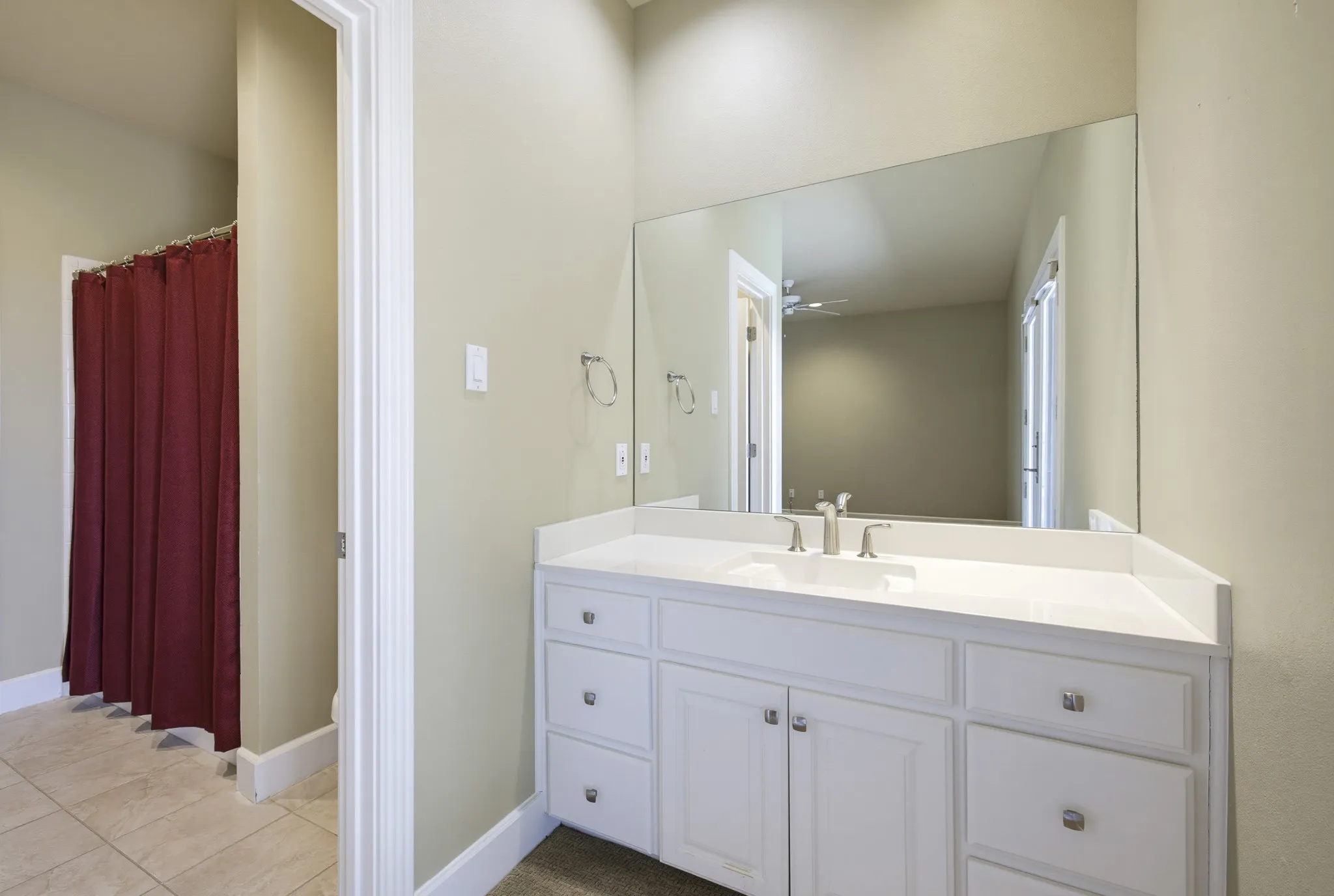 Single Family Residence For Sale in Tarrant County , 5916 Forest Highlands Drive, Fort Worth, Texas 76132, 4 Bedroom, 5 Bathroom, 3 Garage spaces, 6,166 Sqft, built in 1993, mls#21330674, Real Estate Agent in Fort Worth, Homes For Sale in Tarrant county, Homes For Sale in Fort Worth, Realtor in Fort Worth Texas, Real Estate Brokerage Independent Realty Texas, Luminita Cordes Realtor