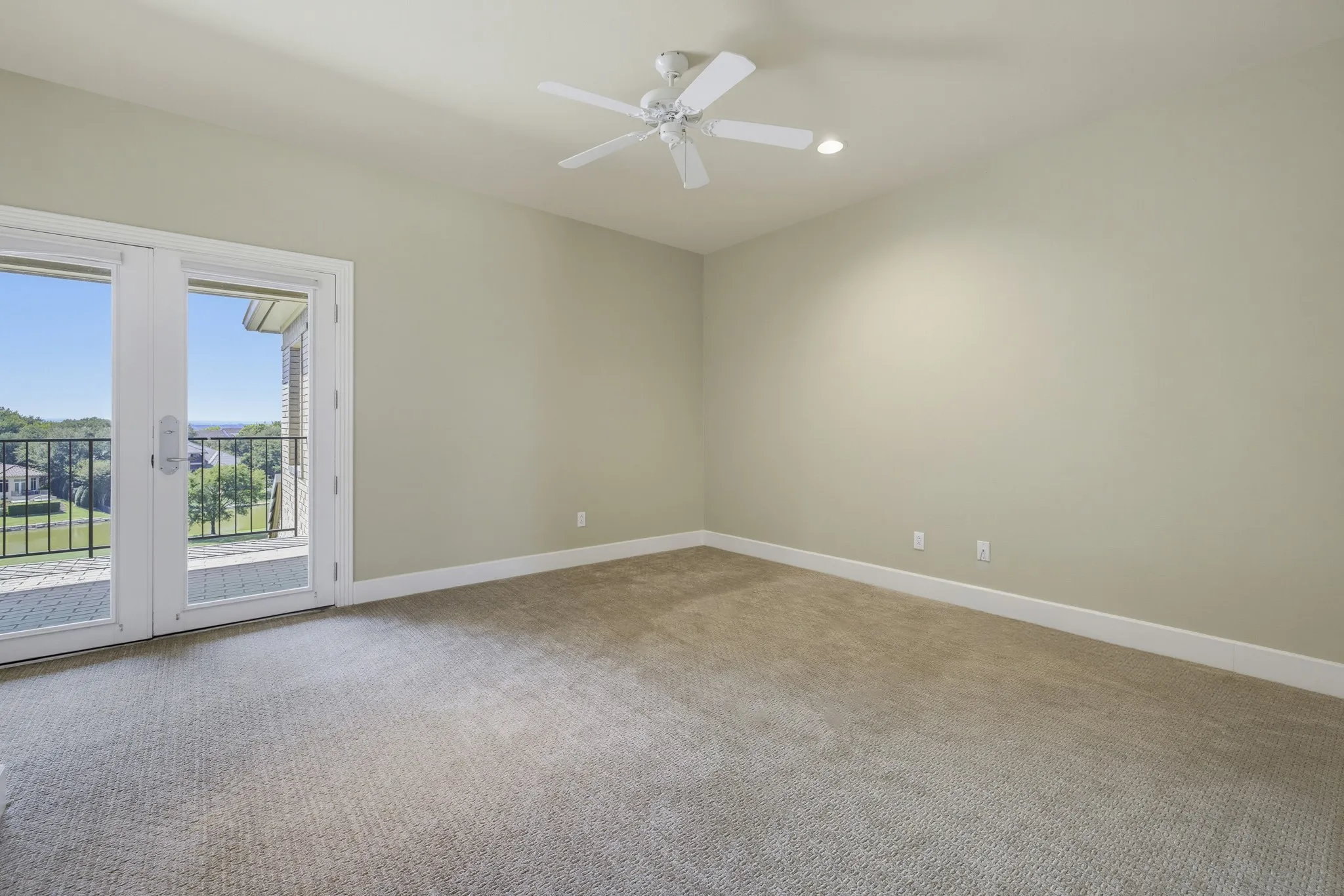 Single Family Residence For Sale in Tarrant County , 5916 Forest Highlands Drive, Fort Worth, Texas 76132, 4 Bedroom, 5 Bathroom, 3 Garage spaces, 6,166 Sqft, built in 1993, mls#21330674, Real Estate Agent in Fort Worth, Homes For Sale in Tarrant county, Homes For Sale in Fort Worth, Realtor in Fort Worth Texas, Real Estate Brokerage Independent Realty Texas, Luminita Cordes Realtor