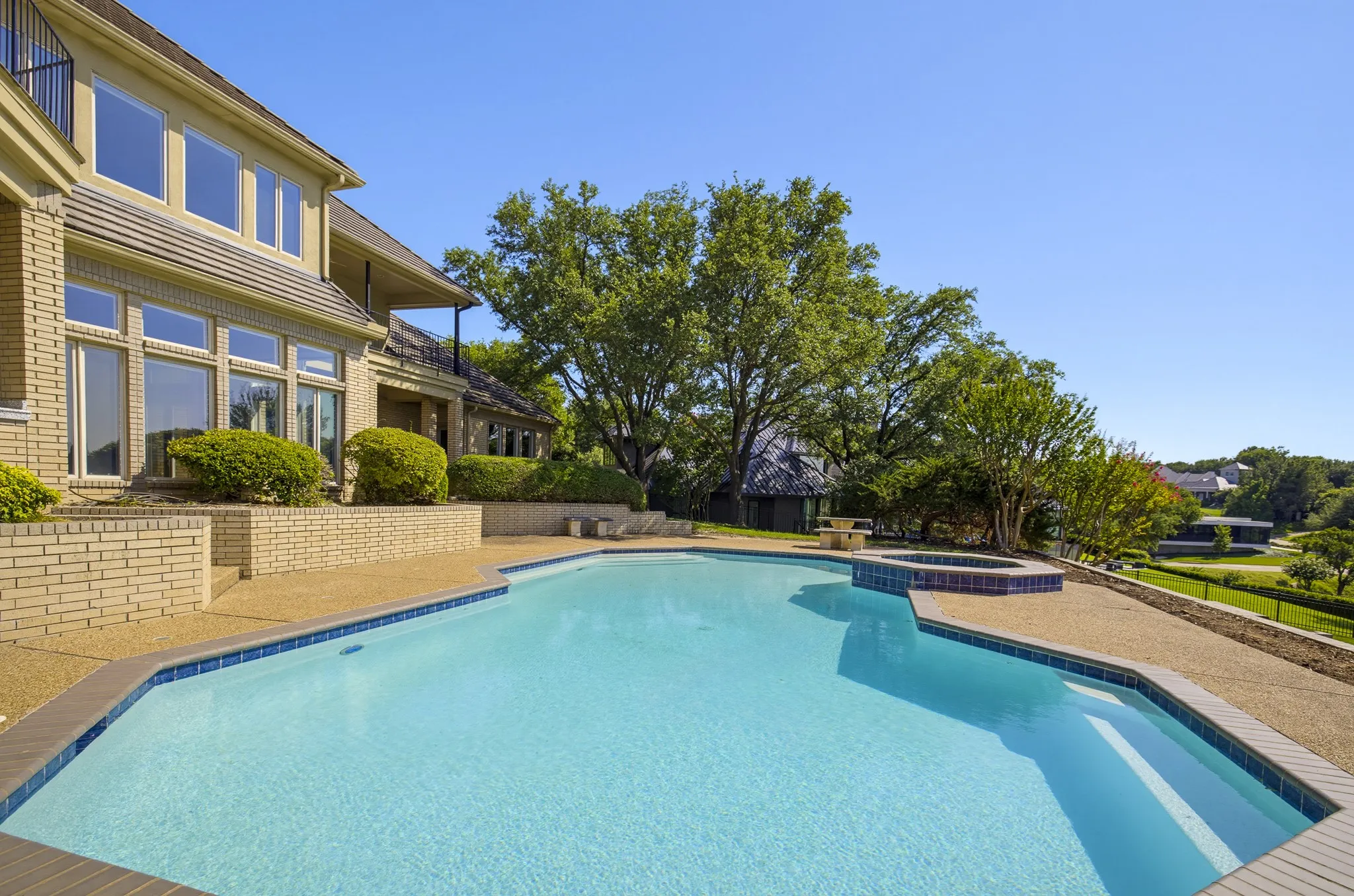 Single Family Residence For Sale in Tarrant County , 5916 Forest Highlands Drive, Fort Worth, Texas 76132, 4 Bedroom, 5 Bathroom, 3 Garage spaces, 6,166 Sqft, built in 1993, mls#21330674, Real Estate Agent in Fort Worth, Homes For Sale in Tarrant county, Homes For Sale in Fort Worth, Realtor in Fort Worth Texas, Real Estate Brokerage Independent Realty Texas, Luminita Cordes Realtor