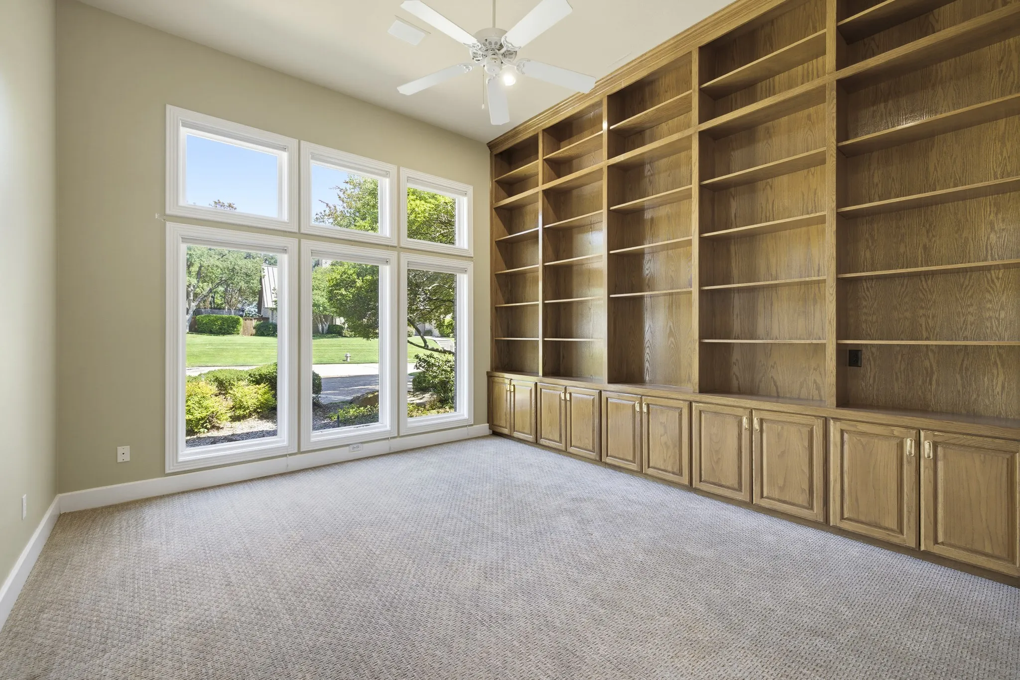 Single Family Residence For Sale in Tarrant County , 5916 Forest Highlands Drive, Fort Worth, Texas 76132, 4 Bedroom, 5 Bathroom, 3 Garage spaces, 6,166 Sqft, built in 1993, mls#21330674, Real Estate Agent in Fort Worth, Homes For Sale in Tarrant county, Homes For Sale in Fort Worth, Realtor in Fort Worth Texas, Real Estate Brokerage Independent Realty Texas, Luminita Cordes Realtor