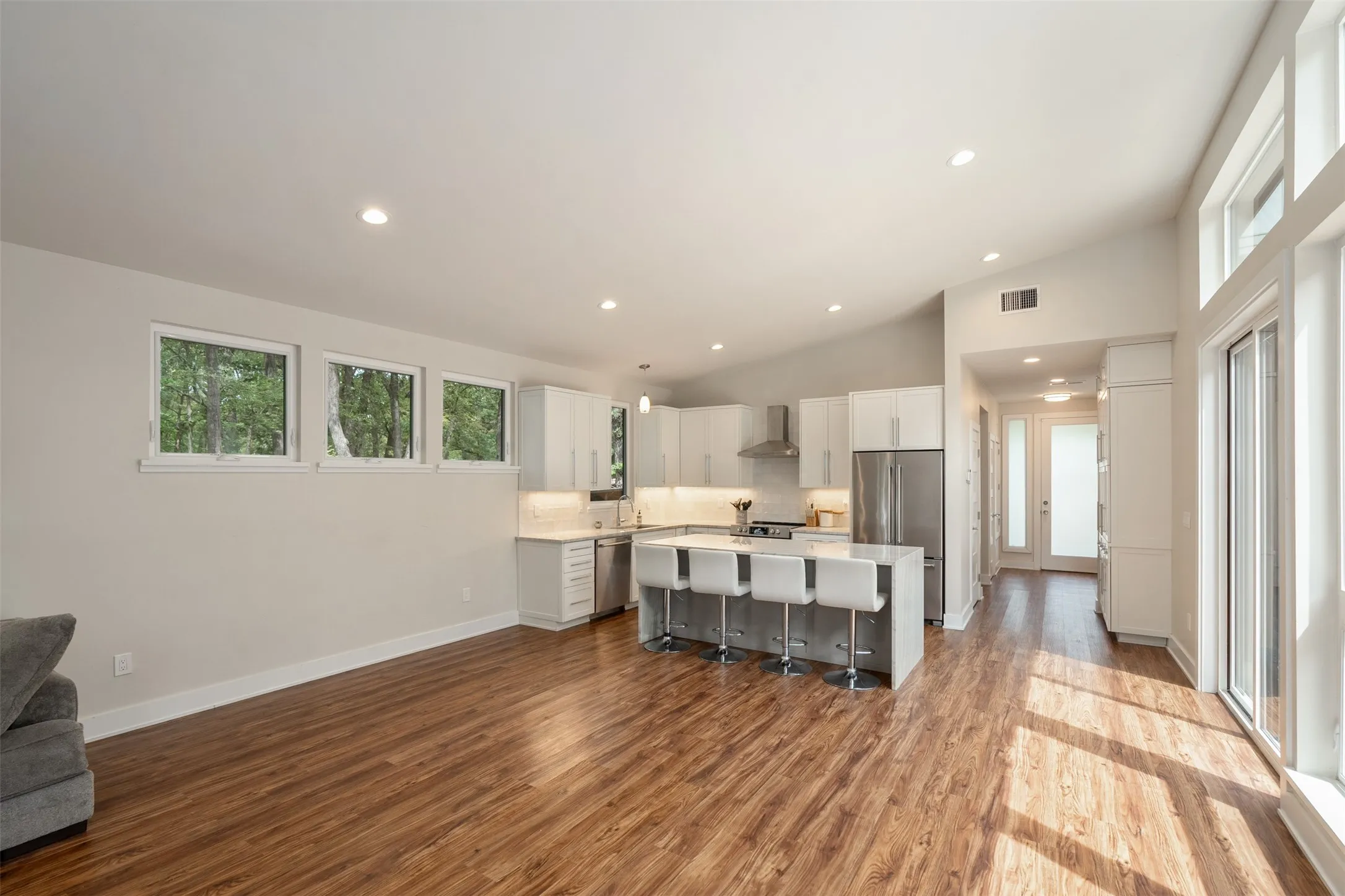Single Family Residence For Sale in Henderson County , 143 Arbolado Blvd, Gun Barrel City, Texas 75156, 3 Bedrooms, 3 Bathrooms, 2 Garage spaces, 1,864 Sqft, built in 2022, Price $399,000, mls#21332319, Real Estate Agent in Gun Barrel City, Homes For Sale in Henderson county, Homes For Sale in Gun Barrel City, Realtor in Gun Barrel City Texas, Real Estate Brokerage Independent Realty Texas, Luminita Cordes Realtor