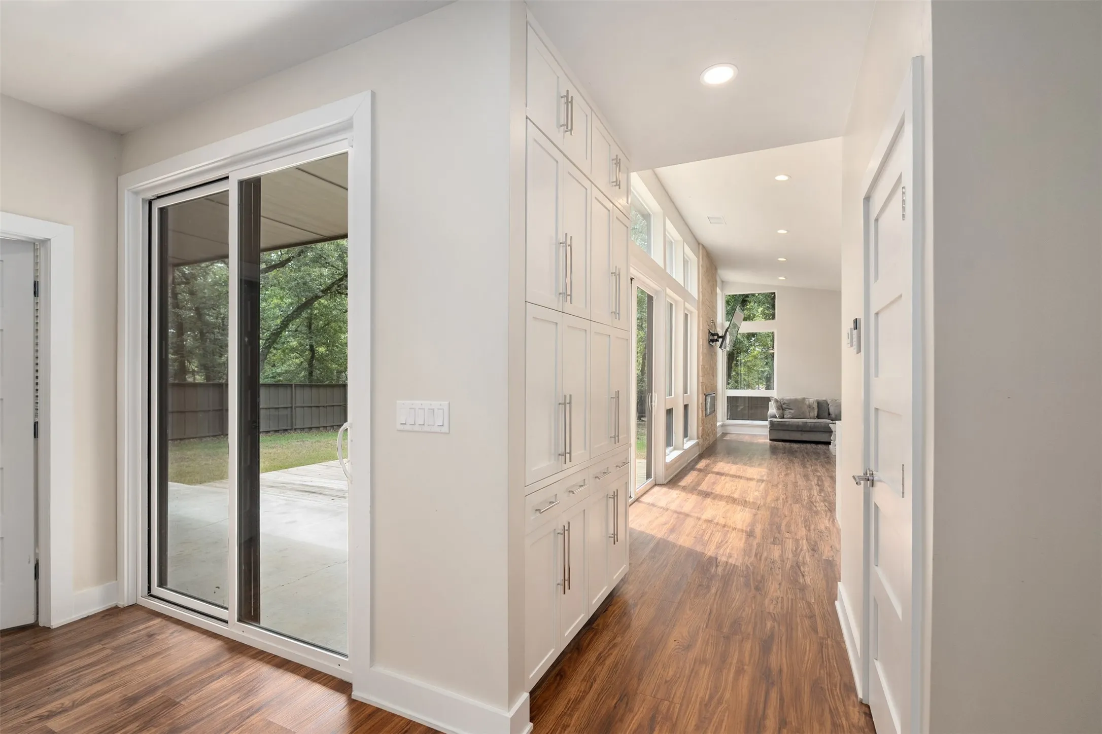 Single Family Residence For Sale in Henderson County , 143 Arbolado Blvd, Gun Barrel City, Texas 75156, 3 Bedrooms, 3 Bathrooms, 2 Garage spaces, 1,864 Sqft, built in 2022, Price $399,000, mls#21332319, Real Estate Agent in Gun Barrel City, Homes For Sale in Henderson county, Homes For Sale in Gun Barrel City, Realtor in Gun Barrel City Texas, Real Estate Brokerage Independent Realty Texas, Luminita Cordes Realtor