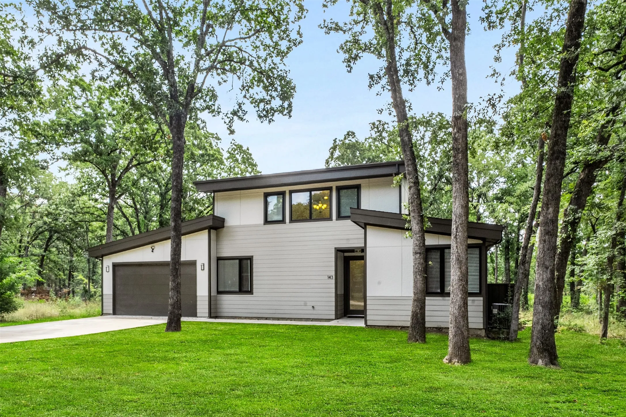 Single Family Residence For Sale in Henderson County , 143 Arbolado Blvd, Gun Barrel City, Texas 75156, 3 Bedrooms, 3 Bathrooms, 2 Garage spaces, 1,864 Sqft, built in 2022, Price $399,000, mls#21332319, Real Estate Agent in Gun Barrel City, Homes For Sale in Henderson county, Homes For Sale in Gun Barrel City, Realtor in Gun Barrel City Texas, Real Estate Brokerage Independent Realty Texas, Luminita Cordes Realtor
