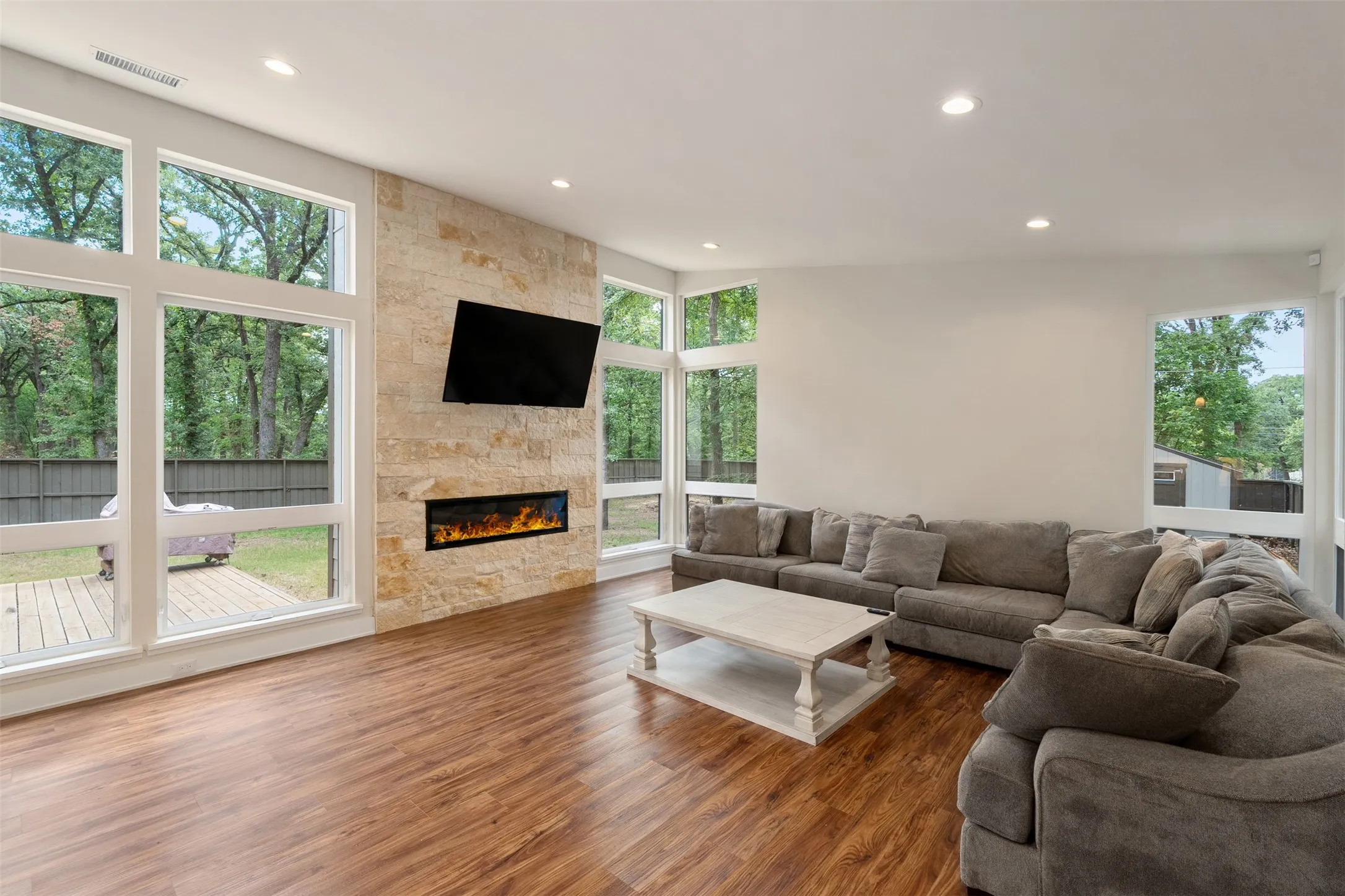 Single Family Residence For Sale in Henderson County , 143 Arbolado Blvd, Gun Barrel City, Texas 75156, 3 Bedrooms, 3 Bathrooms, 2 Garage spaces, 1,864 Sqft, built in 2022, Price $399,000, mls#21332319, Real Estate Agent in Gun Barrel City, Homes For Sale in Henderson county, Homes For Sale in Gun Barrel City, Realtor in Gun Barrel City Texas, Real Estate Brokerage Independent Realty Texas, Luminita Cordes Realtor