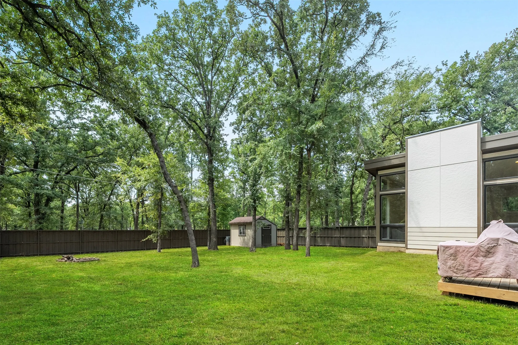 Single Family Residence For Sale in Henderson County , 143 Arbolado Blvd, Gun Barrel City, Texas 75156, 3 Bedrooms, 3 Bathrooms, 2 Garage spaces, 1,864 Sqft, built in 2022, Price $399,000, mls#21332319, Real Estate Agent in Gun Barrel City, Homes For Sale in Henderson county, Homes For Sale in Gun Barrel City, Realtor in Gun Barrel City Texas, Real Estate Brokerage Independent Realty Texas, Luminita Cordes Realtor
