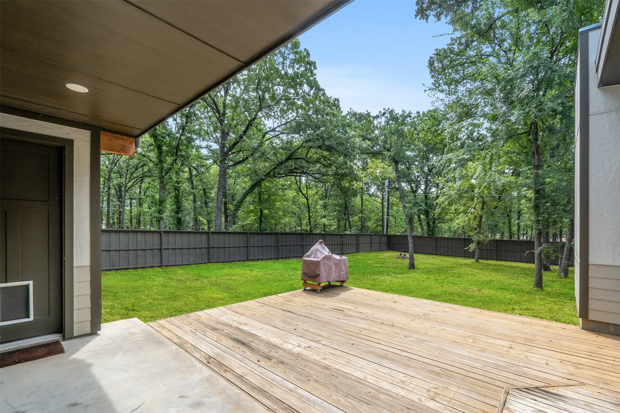 Single Family Residence For Sale in Henderson County , 143 Arbolado Blvd, Gun Barrel City, Texas 75156, 3 Bedrooms, 3 Bathrooms, 2 Garage spaces, 1,864 Sqft, built in 2022, Price $399,000, mls#21332319, Real Estate Agent in Gun Barrel City, Homes For Sale in Henderson county, Homes For Sale in Gun Barrel City, Realtor in Gun Barrel City Texas, Real Estate Brokerage Independent Realty Texas, Luminita Cordes Realtor
