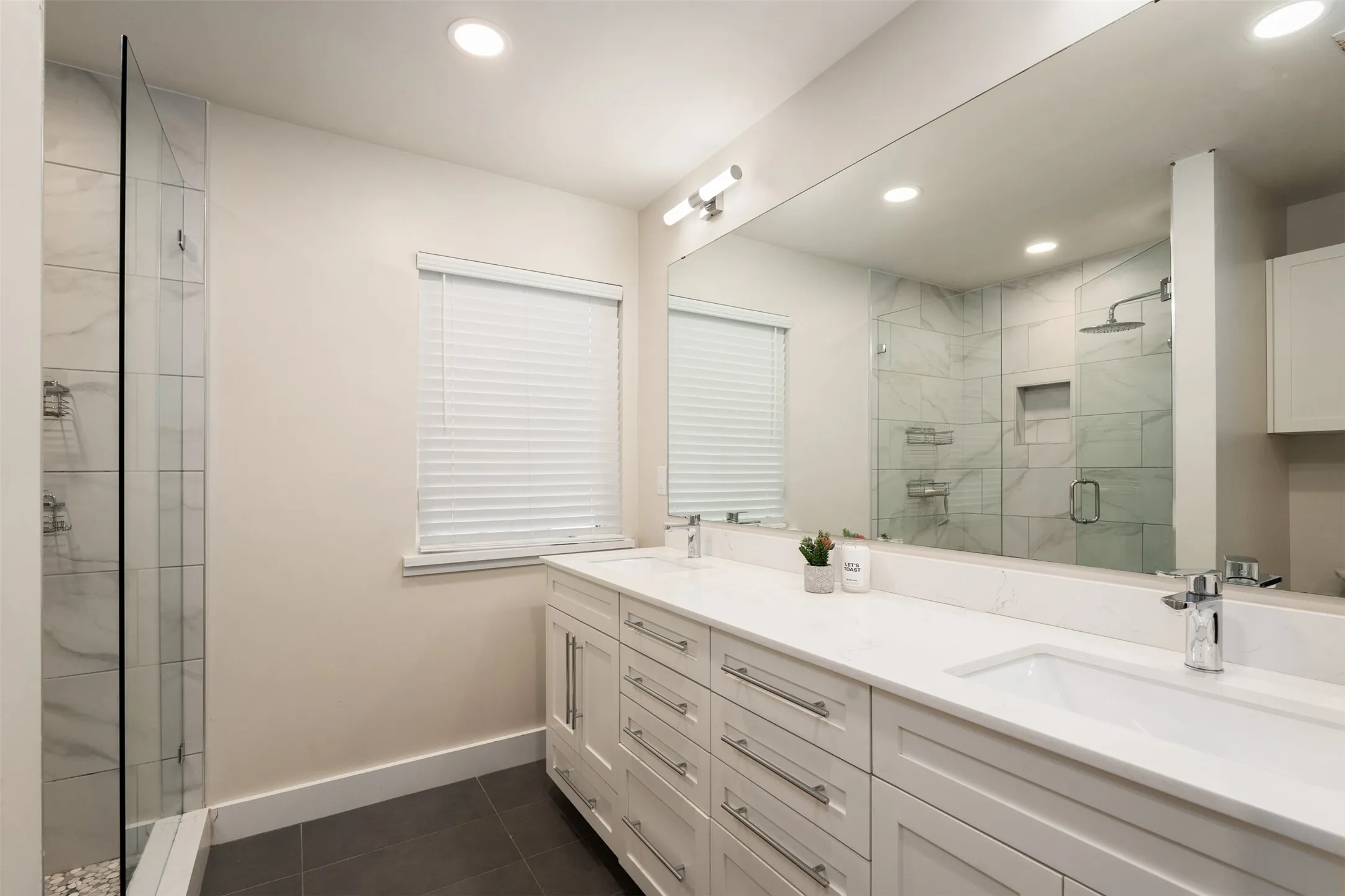 Single Family Residence For Sale in Henderson County , 143 Arbolado Blvd, Gun Barrel City, Texas 75156, 3 Bedrooms, 3 Bathrooms, 2 Garage spaces, 1,864 Sqft, built in 2022, Price $399,000, mls#21332319, Real Estate Agent in Gun Barrel City, Homes For Sale in Henderson county, Homes For Sale in Gun Barrel City, Realtor in Gun Barrel City Texas, Real Estate Brokerage Independent Realty Texas, Luminita Cordes Realtor