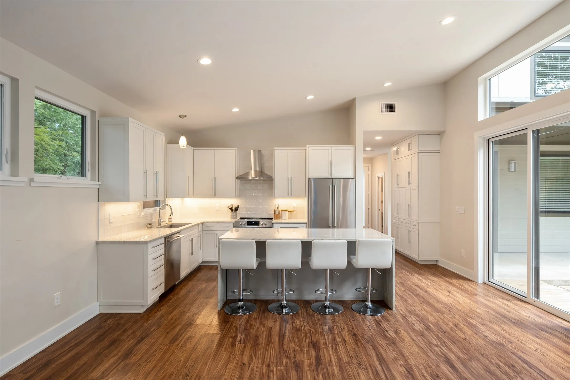 Single Family Residence For Sale in Henderson County , 143 Arbolado Blvd, Gun Barrel City, Texas 75156, 3 Bedrooms, 3 Bathrooms, 2 Garage spaces, 1,864 Sqft, built in 2022, Price $399,000, mls#21332319, Real Estate Agent in Gun Barrel City, Homes For Sale in Henderson county, Homes For Sale in Gun Barrel City, Realtor in Gun Barrel City Texas, Real Estate Brokerage Independent Realty Texas, Luminita Cordes Realtor