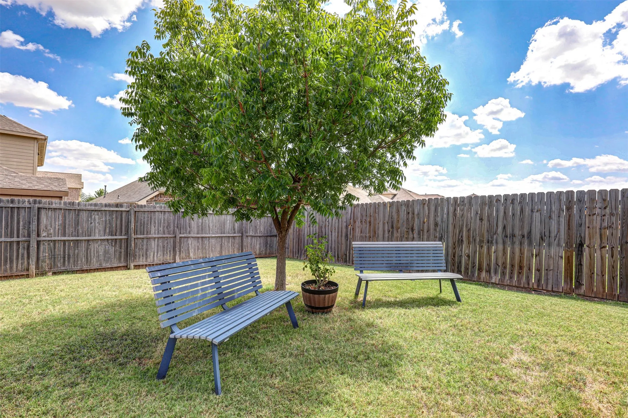 Single Family Residence For Sale in Denton County , 14724 Rocky Face Lane, Fort Worth, Texas 76052, 3 Bedroom, 2 Bathroom, 2 Garage spaces, 1,623 Sqft, built in 2018, mls#21341392, Real Estate Agent in Fort Worth, Homes For Sale in Denton county, Homes For Sale in Fort Worth, Realtor in Fort Worth Texas, Real Estate Brokerage Independent Realty Texas, Luminita Cordes Realtor