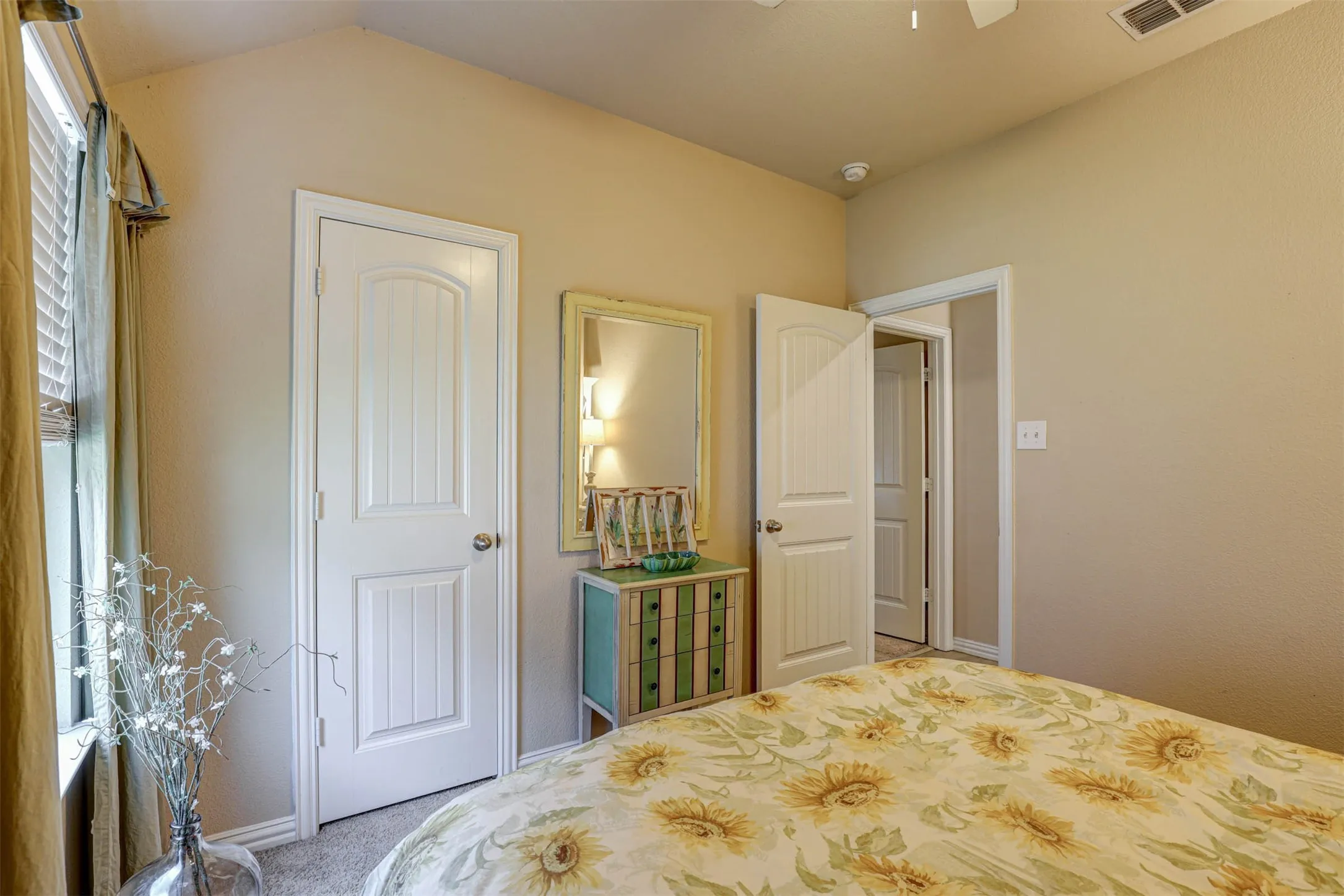 Single Family Residence For Sale in Denton County , 14724 Rocky Face Lane, Fort Worth, Texas 76052, 3 Bedroom, 2 Bathroom, 2 Garage spaces, 1,623 Sqft, built in 2018, mls#21341392, Real Estate Agent in Fort Worth, Homes For Sale in Denton county, Homes For Sale in Fort Worth, Realtor in Fort Worth Texas, Real Estate Brokerage Independent Realty Texas, Luminita Cordes Realtor