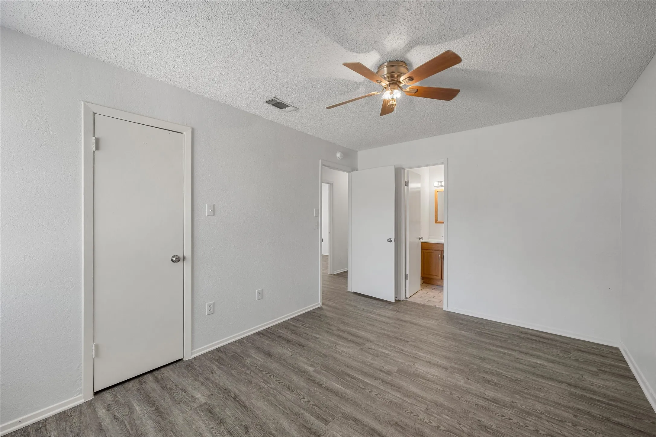 Single Family Residence For Sale in Mc Lennan County , 1374 Saffles Road, Robinson, Texas 76706, 3 Bedroom, 2 Bathroom, Garage spaces, 1,136 Sqft, built in 1982, mls#21341631, Real Estate Agent in Robinson, Homes For Sale in Mc Lennan county, Homes For Sale in Robinson, Realtor in Robinson Texas, Real Estate Brokerage Independent Realty Texas, Luminita Cordes Realtor
