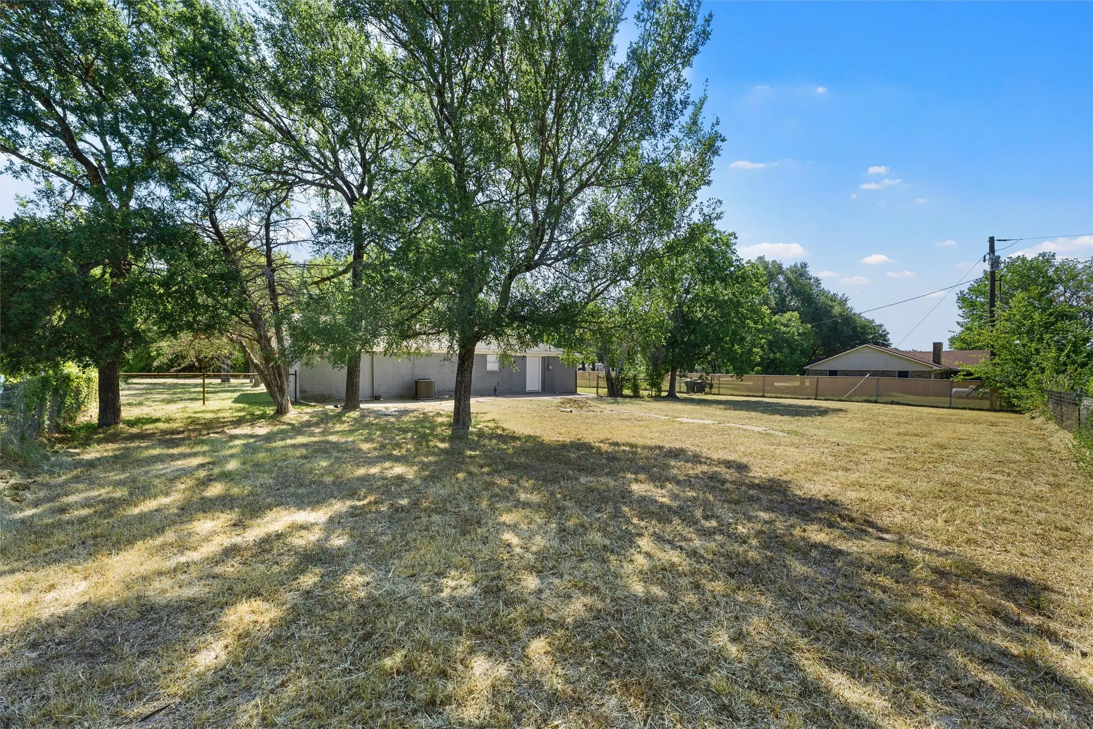 Single Family Residence For Sale in Mc Lennan County , 1374 Saffles Road, Robinson, Texas 76706, 3 Bedroom, 2 Bathroom, Garage spaces, 1,136 Sqft, built in 1982, mls#21341631, Real Estate Agent in Robinson, Homes For Sale in Mc Lennan county, Homes For Sale in Robinson, Realtor in Robinson Texas, Real Estate Brokerage Independent Realty Texas, Luminita Cordes Realtor