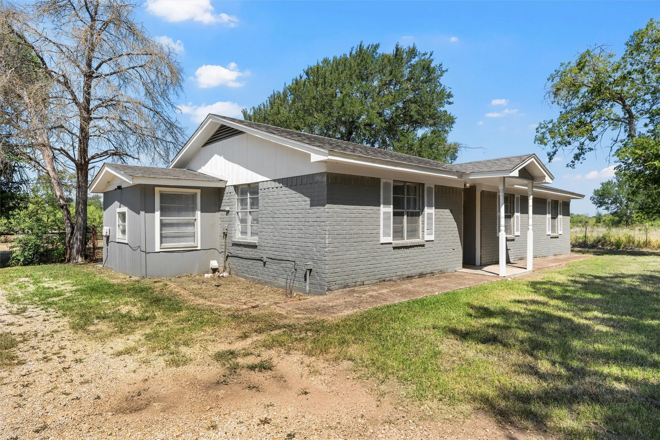Single Family Residence For Sale in Mc Lennan County , 1374 Saffles Road, Robinson, Texas 76706, 3 Bedroom, 2 Bathroom, Garage spaces, 1,136 Sqft, built in 1982, mls#21341631, Real Estate Agent in Robinson, Homes For Sale in Mc Lennan county, Homes For Sale in Robinson, Realtor in Robinson Texas, Real Estate Brokerage Independent Realty Texas, Luminita Cordes Realtor