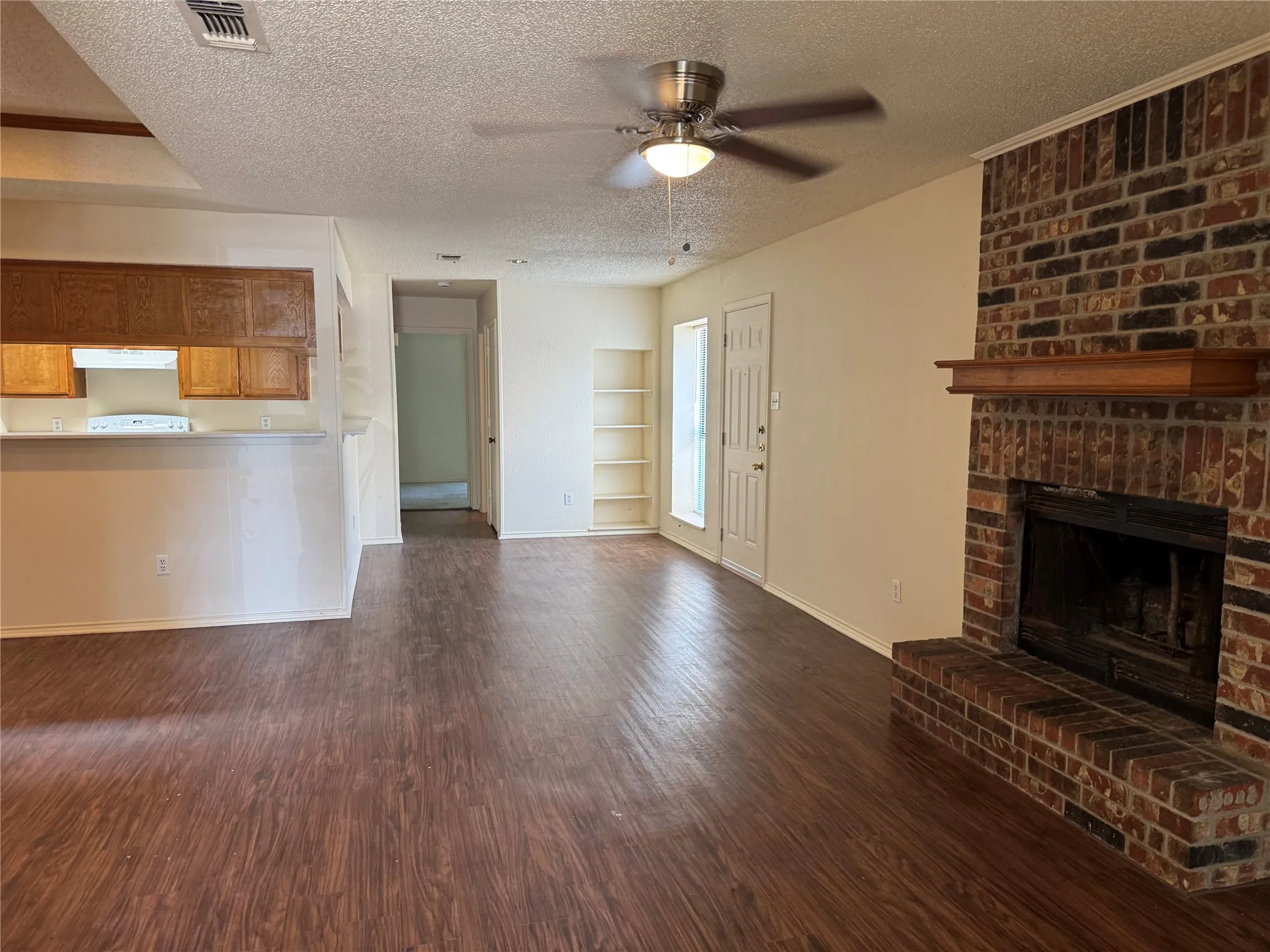 Townhouse For Sale in Johnson County , 1008 Irene Street, Burleson, Texas 76028, 3 Bedroom, 2 Bathroom, 1 Garage spaces, 1,391 Sqft, built in 1985, mls#21341640, Real Estate Agent in Burleson, Homes For Sale in Johnson county, Homes For Sale in Burleson, Realtor in Burleson Texas, Real Estate Brokerage Independent Realty Texas, Luminita Cordes Realtor