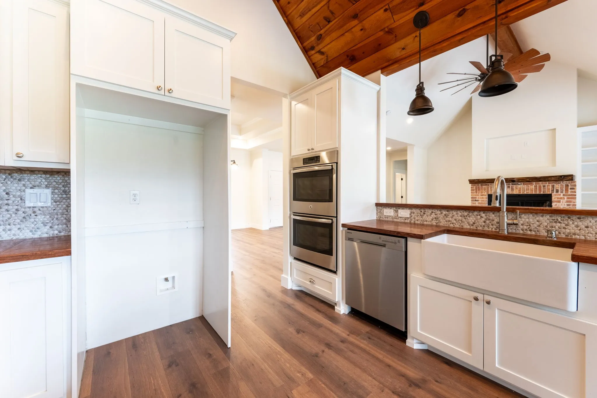 Farm For Sale in Grayson County , 38 Jubilee Farm Road, Bells, Texas 75414, 0, 4 Bathroom, 2 Garage spaces, 2,365 Sqft, built in 2017, mls#21341650, Real Estate Agent in Bells, Homes For Sale in Grayson county, Homes For Sale in Bells, Realtor in Bells Texas, Real Estate Brokerage Independent Realty Texas, Luminita Cordes Realtor