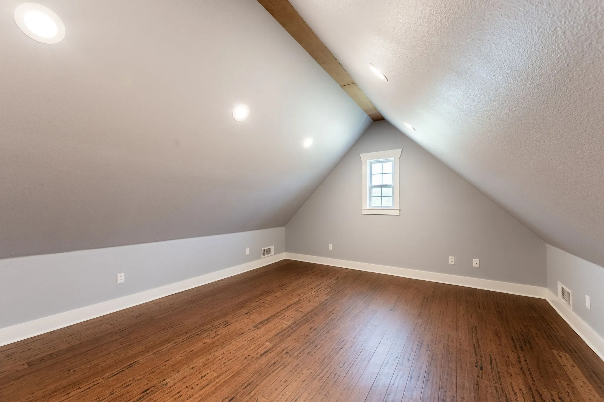 Farm For Sale in Grayson County , 38 Jubilee Farm Road, Bells, Texas 75414, 0, 4 Bathroom, 2 Garage spaces, 2,365 Sqft, built in 2017, mls#21341650, Real Estate Agent in Bells, Homes For Sale in Grayson county, Homes For Sale in Bells, Realtor in Bells Texas, Real Estate Brokerage Independent Realty Texas, Luminita Cordes Realtor