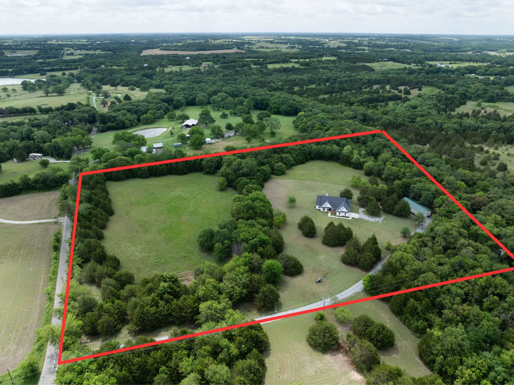 Farm For Sale in Grayson County , 38 Jubilee Farm Road, Bells, Texas 75414, 0, 4 Bathroom, 2 Garage spaces, 2,365 Sqft, built in 2017, mls#21341650, Real Estate Agent in Bells, Homes For Sale in Grayson county, Homes For Sale in Bells, Realtor in Bells Texas, Real Estate Brokerage Independent Realty Texas, Luminita Cordes Realtor