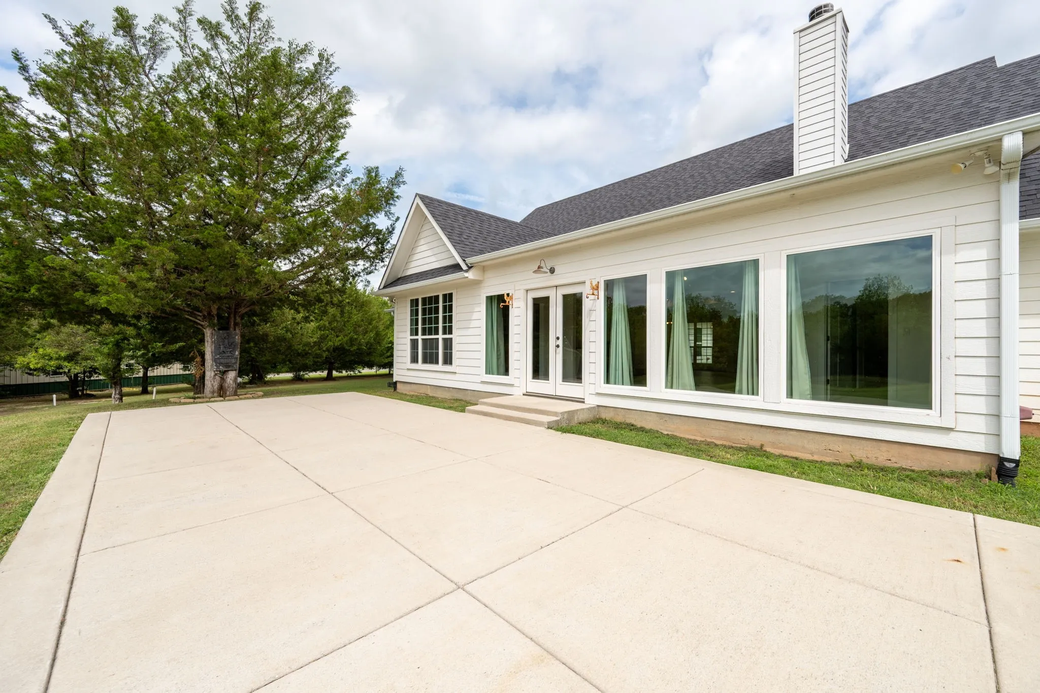 Farm For Sale in Grayson County , 38 Jubilee Farm Road, Bells, Texas 75414, 0, 4 Bathroom, 2 Garage spaces, 2,365 Sqft, built in 2017, mls#21341650, Real Estate Agent in Bells, Homes For Sale in Grayson county, Homes For Sale in Bells, Realtor in Bells Texas, Real Estate Brokerage Independent Realty Texas, Luminita Cordes Realtor