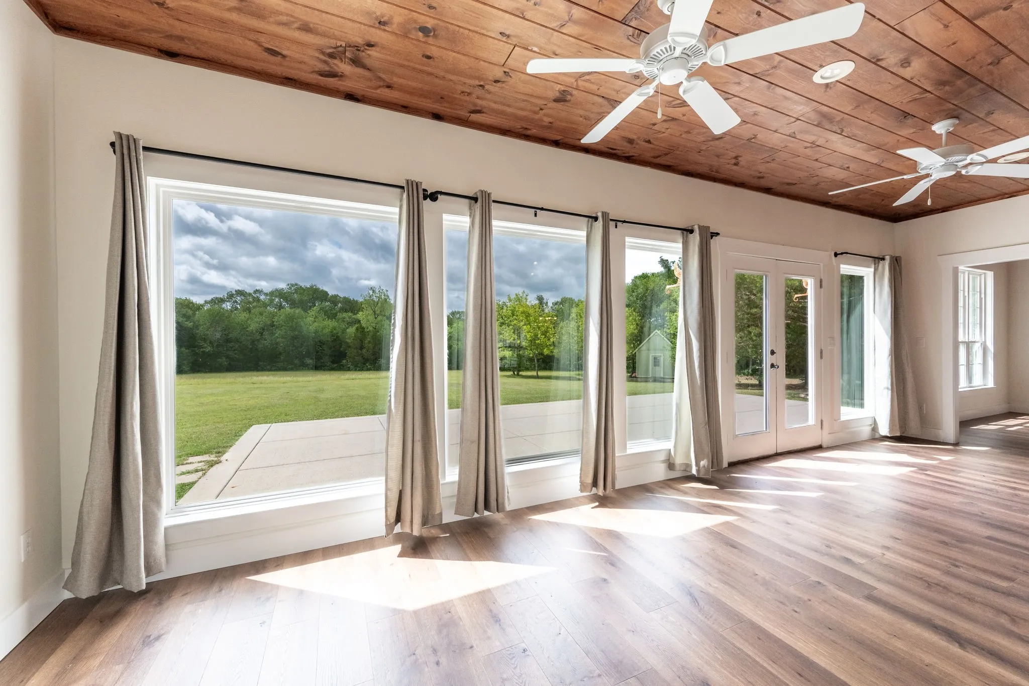 Farm For Sale in Grayson County , 38 Jubilee Farm Road, Bells, Texas 75414, 0, 4 Bathroom, 2 Garage spaces, 2,365 Sqft, built in 2017, mls#21341650, Real Estate Agent in Bells, Homes For Sale in Grayson county, Homes For Sale in Bells, Realtor in Bells Texas, Real Estate Brokerage Independent Realty Texas, Luminita Cordes Realtor