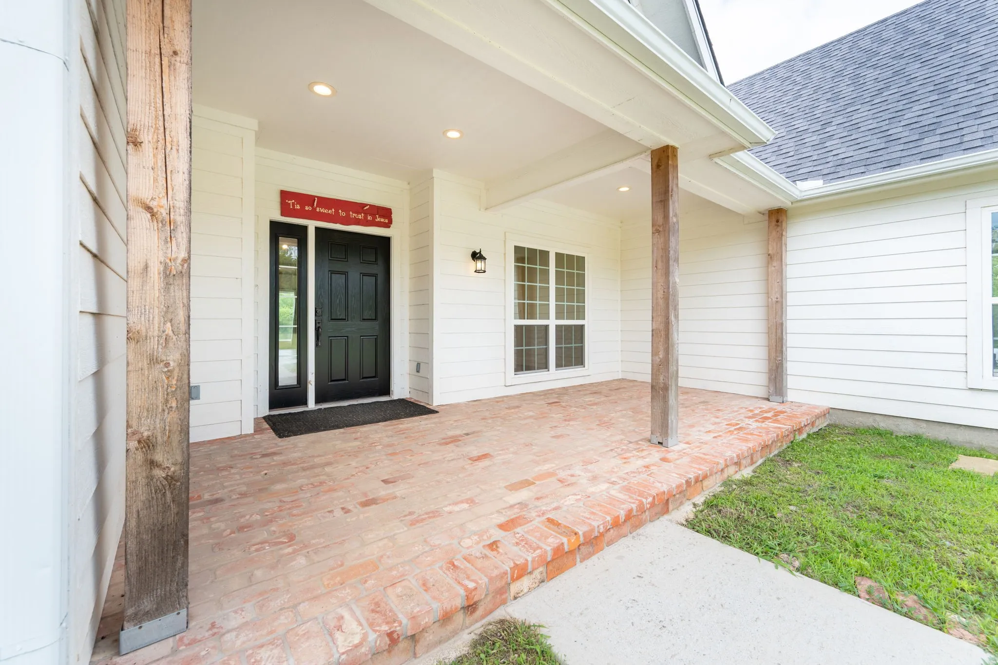 Farm For Sale in Grayson County , 38 Jubilee Farm Road, Bells, Texas 75414, 0, 4 Bathroom, 2 Garage spaces, 2,365 Sqft, built in 2017, mls#21341650, Real Estate Agent in Bells, Homes For Sale in Grayson county, Homes For Sale in Bells, Realtor in Bells Texas, Real Estate Brokerage Independent Realty Texas, Luminita Cordes Realtor