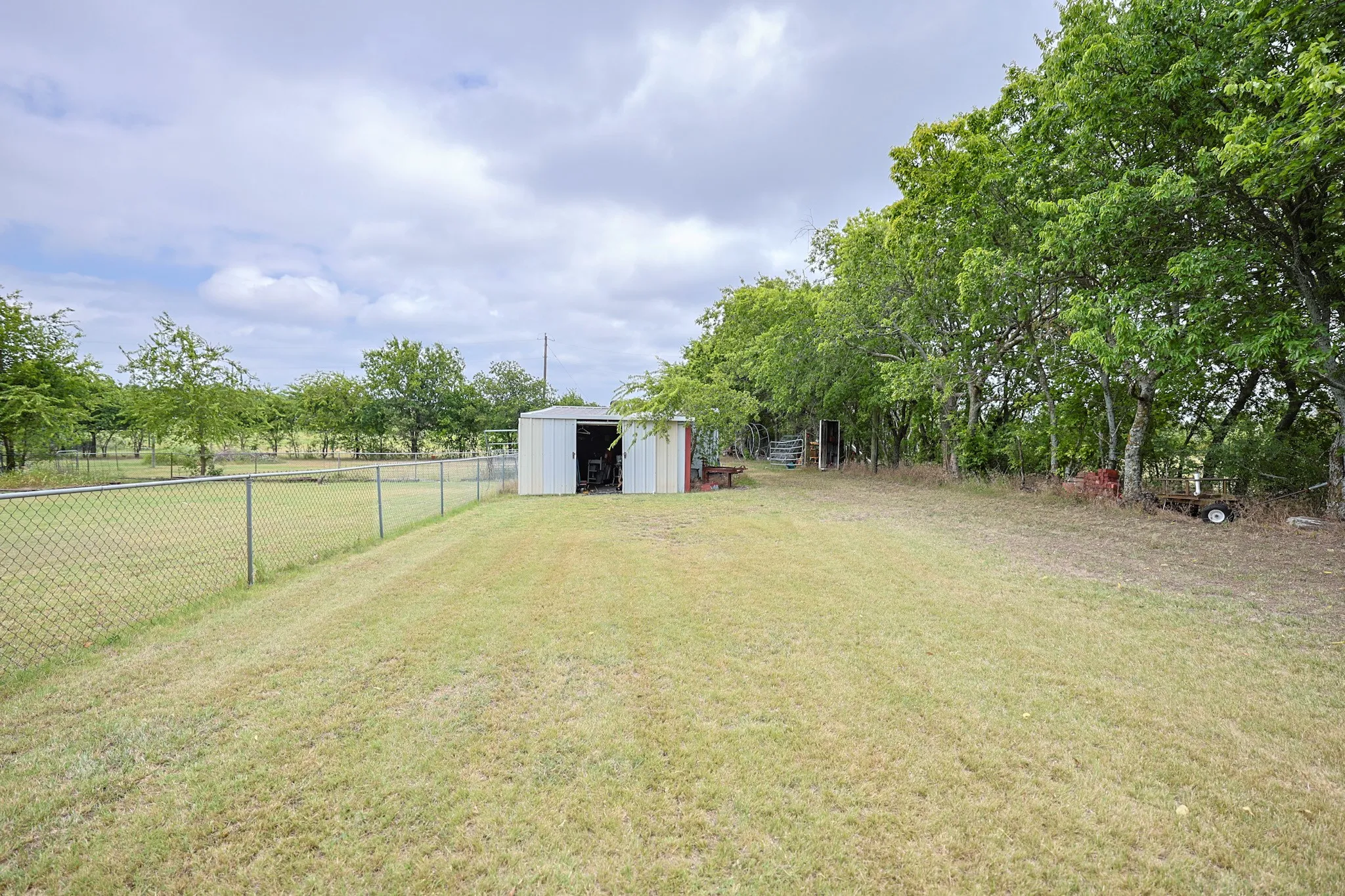Single Family Residence For Sale in Parker County , 651 Gregory Street 1, Weatherford, Texas 76087, 3 Bedroom, 2 Bathroom, Garage spaces, 2,021 Sqft, built in 1989, mls#21341027, Real Estate Agent in Weatherford, Homes For Sale in Parker county, Homes For Sale in Weatherford, Realtor in Weatherford Texas, Real Estate Brokerage Independent Realty Texas, Luminita Cordes Realtor
