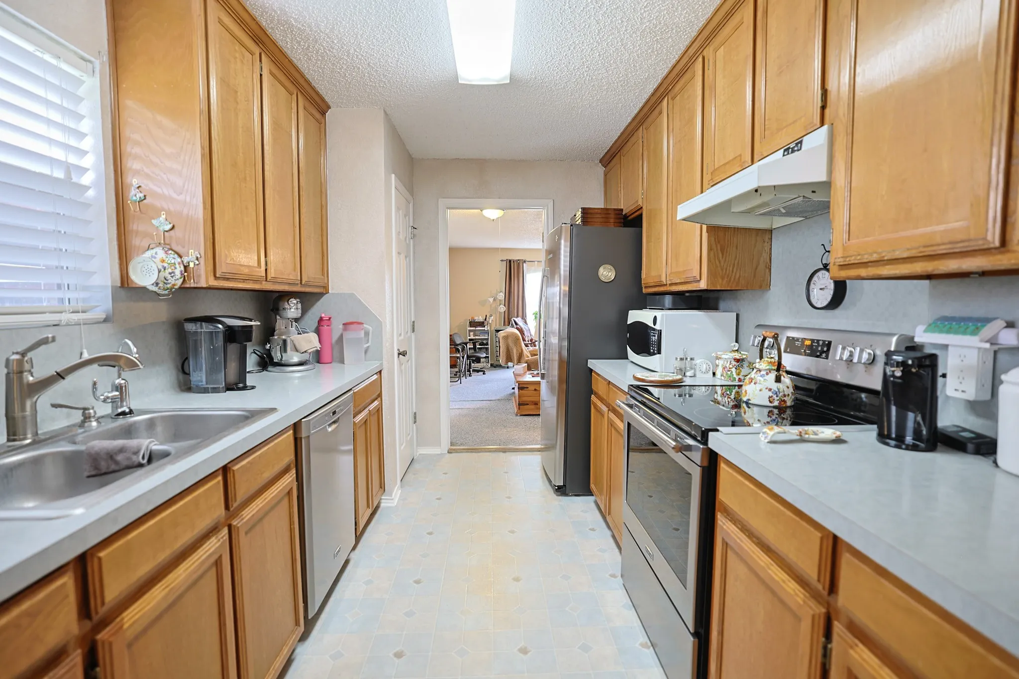 Single Family Residence For Sale in Parker County , 651 Gregory Street 1, Weatherford, Texas 76087, 3 Bedroom, 2 Bathroom, Garage spaces, 2,021 Sqft, built in 1989, mls#21341027, Real Estate Agent in Weatherford, Homes For Sale in Parker county, Homes For Sale in Weatherford, Realtor in Weatherford Texas, Real Estate Brokerage Independent Realty Texas, Luminita Cordes Realtor