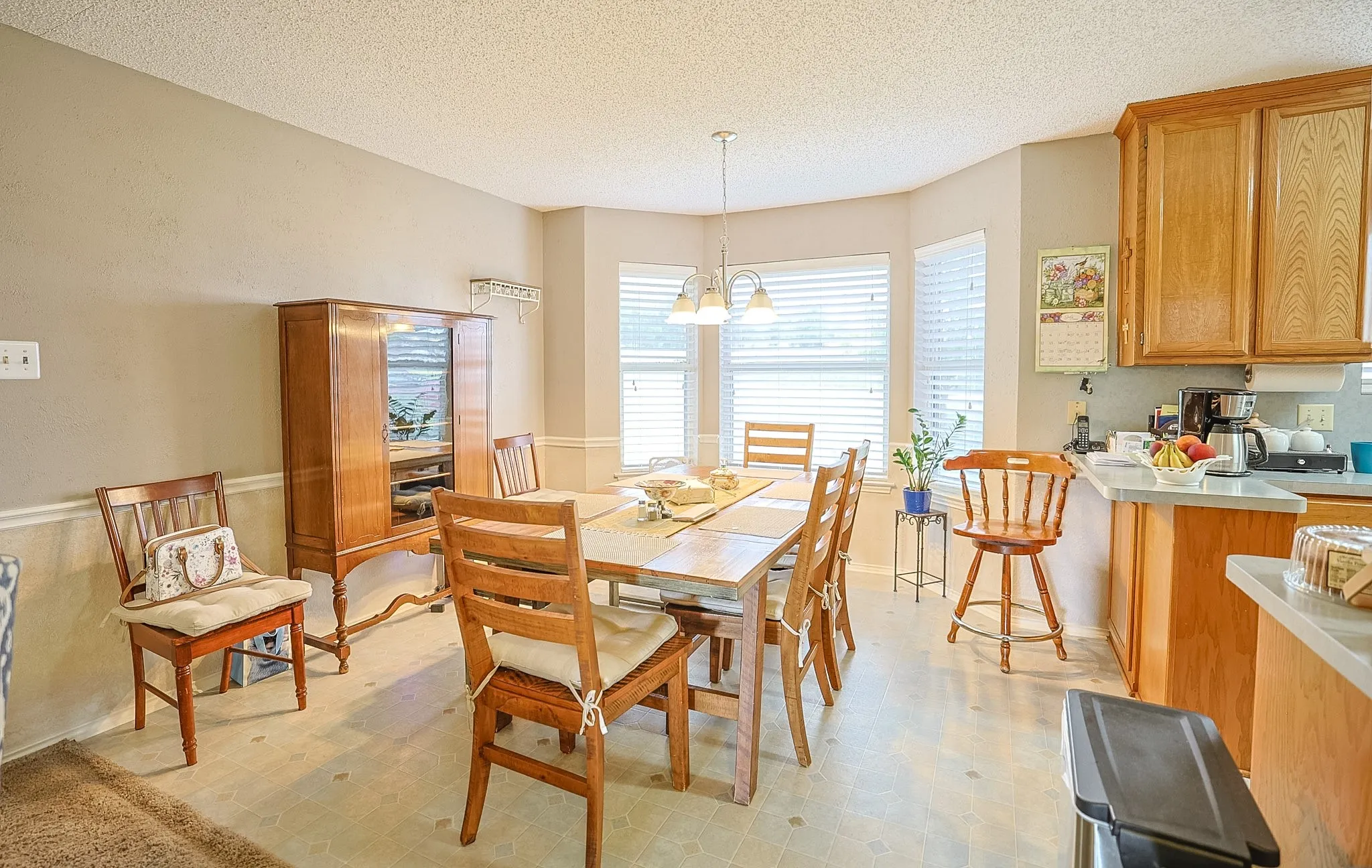 Single Family Residence For Sale in Parker County , 651 Gregory Street 1, Weatherford, Texas 76087, 3 Bedroom, 2 Bathroom, Garage spaces, 2,021 Sqft, built in 1989, mls#21341027, Real Estate Agent in Weatherford, Homes For Sale in Parker county, Homes For Sale in Weatherford, Realtor in Weatherford Texas, Real Estate Brokerage Independent Realty Texas, Luminita Cordes Realtor