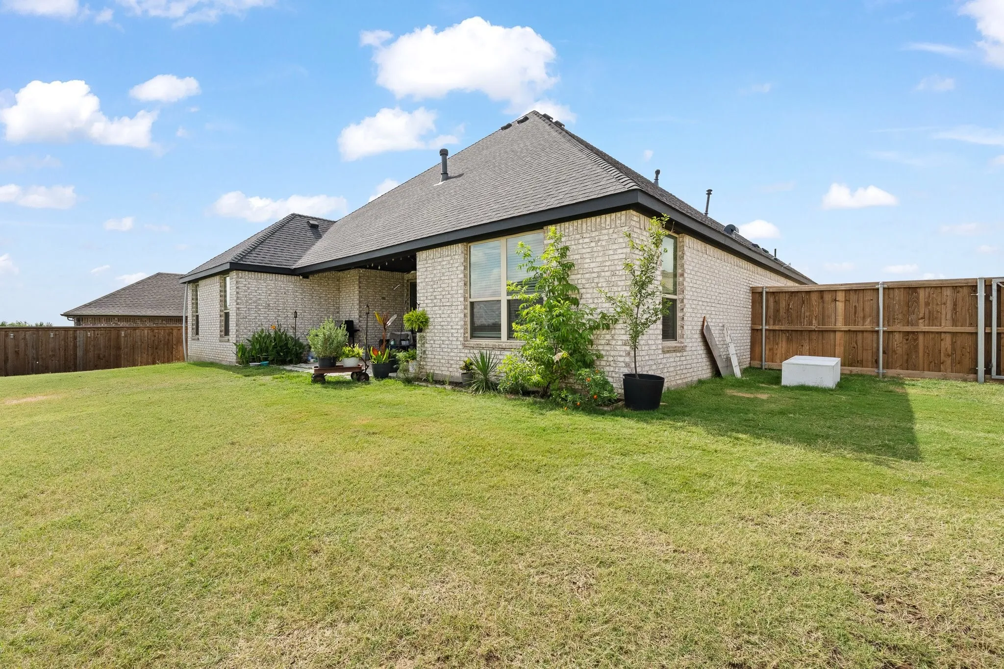 Single Family Residence For Sale in Johnson County , 9448 Wildcat Ridge, Godley, Texas 76044, 5 Bedroom, 3 Bathroom, 2 Garage spaces, 2,160 Sqft, built in 2021, mls#21341602, Real Estate Agent in Godley, Homes For Sale in Johnson county, Homes For Sale in Godley, Realtor in Godley Texas, Real Estate Brokerage Independent Realty Texas, Luminita Cordes Realtor