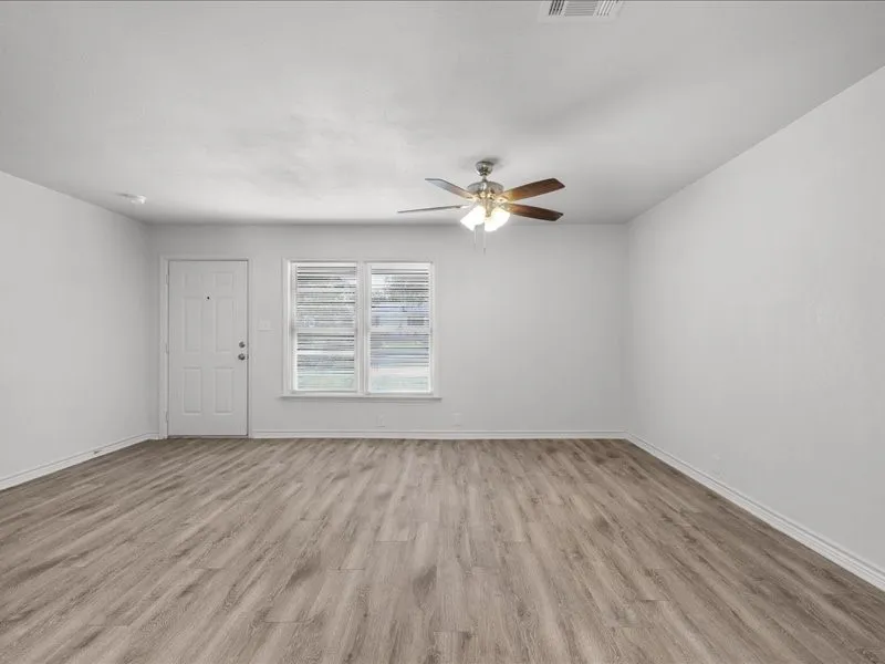 Single Family Residence For Sale in Tarrant County , 708 Race Street, Crowley, Texas 76036, 5 Bedroom, 3 Bathroom, Garage spaces, 1,358 Sqft, built in 1955, mls#21341662, Real Estate Agent in Crowley, Homes For Sale in Tarrant county, Homes For Sale in Crowley, Realtor in Crowley Texas, Real Estate Brokerage Independent Realty Texas, Luminita Cordes Realtor