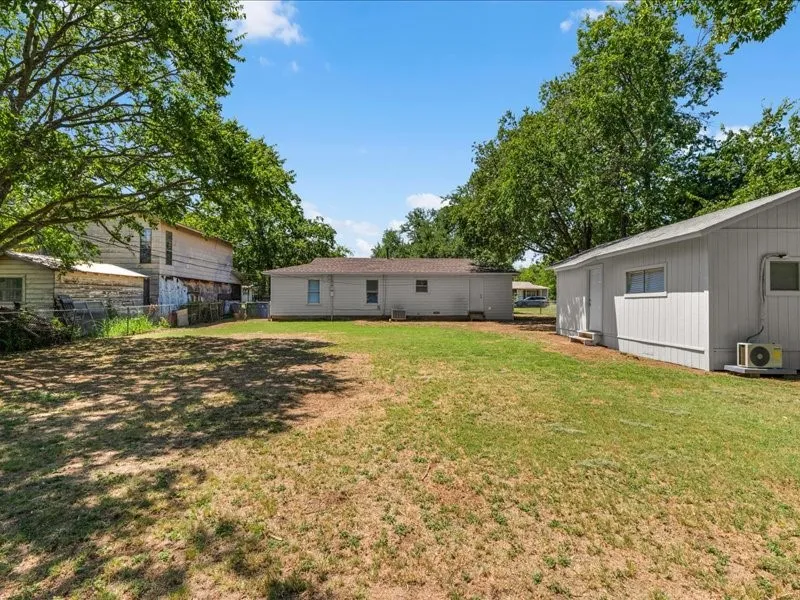Single Family Residence For Sale in Tarrant County , 708 Race Street, Crowley, Texas 76036, 5 Bedroom, 3 Bathroom, Garage spaces, 1,358 Sqft, built in 1955, mls#21341662, Real Estate Agent in Crowley, Homes For Sale in Tarrant county, Homes For Sale in Crowley, Realtor in Crowley Texas, Real Estate Brokerage Independent Realty Texas, Luminita Cordes Realtor