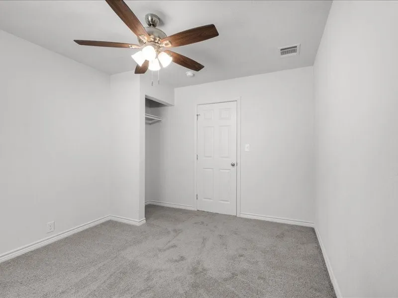 Single Family Residence For Sale in Tarrant County , 708 Race Street, Crowley, Texas 76036, 5 Bedroom, 3 Bathroom, Garage spaces, 1,358 Sqft, built in 1955, mls#21341662, Real Estate Agent in Crowley, Homes For Sale in Tarrant county, Homes For Sale in Crowley, Realtor in Crowley Texas, Real Estate Brokerage Independent Realty Texas, Luminita Cordes Realtor