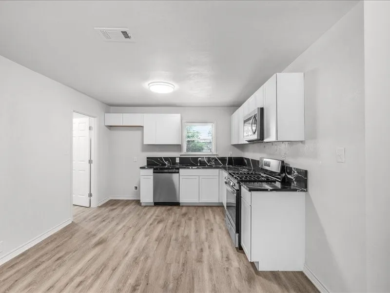 Single Family Residence For Sale in Tarrant County , 708 Race Street, Crowley, Texas 76036, 5 Bedroom, 3 Bathroom, Garage spaces, 1,358 Sqft, built in 1955, mls#21341662, Real Estate Agent in Crowley, Homes For Sale in Tarrant county, Homes For Sale in Crowley, Realtor in Crowley Texas, Real Estate Brokerage Independent Realty Texas, Luminita Cordes Realtor