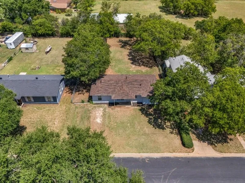 Single Family Residence For Sale in Tarrant County , 708 Race Street, Crowley, Texas 76036, 5 Bedroom, 3 Bathroom, Garage spaces, 1,358 Sqft, built in 1955, mls#21341662, Real Estate Agent in Crowley, Homes For Sale in Tarrant county, Homes For Sale in Crowley, Realtor in Crowley Texas, Real Estate Brokerage Independent Realty Texas, Luminita Cordes Realtor