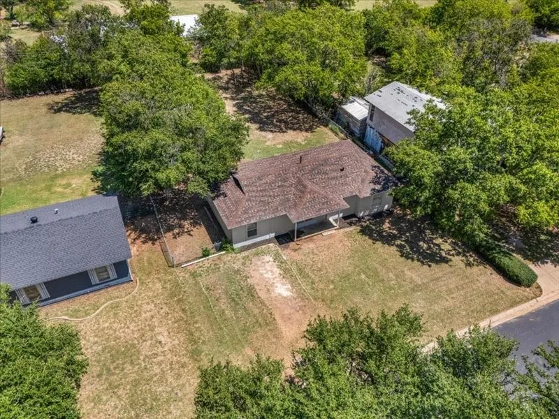 Single Family Residence For Sale in Tarrant County , 708 Race Street, Crowley, Texas 76036, 5 Bedroom, 3 Bathroom, Garage spaces, 1,358 Sqft, built in 1955, mls#21341662, Real Estate Agent in Crowley, Homes For Sale in Tarrant county, Homes For Sale in Crowley, Realtor in Crowley Texas, Real Estate Brokerage Independent Realty Texas, Luminita Cordes Realtor